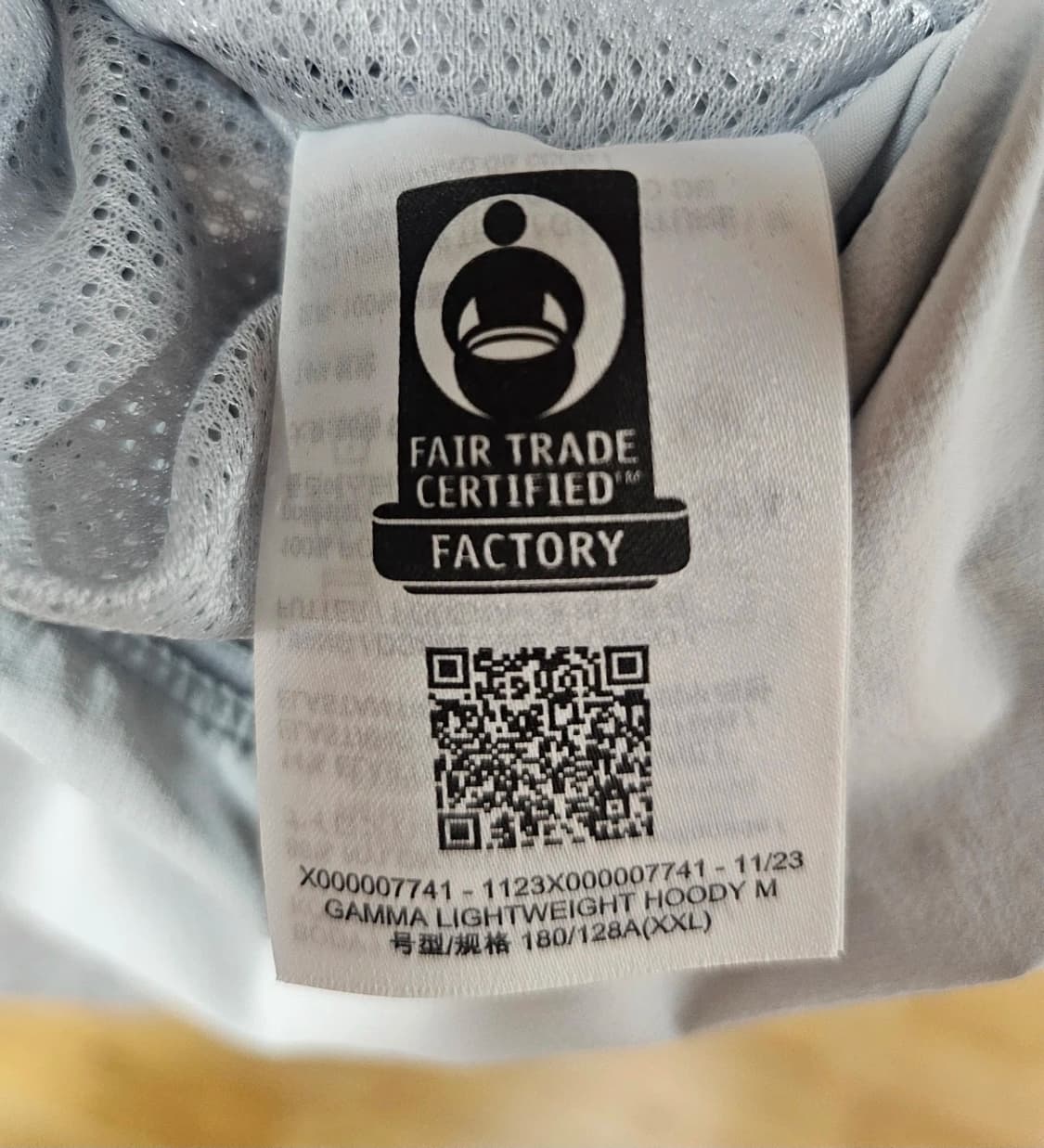 아크테릭스 감마 라이트웨이트 후디 솔리튜드 상품이미지3