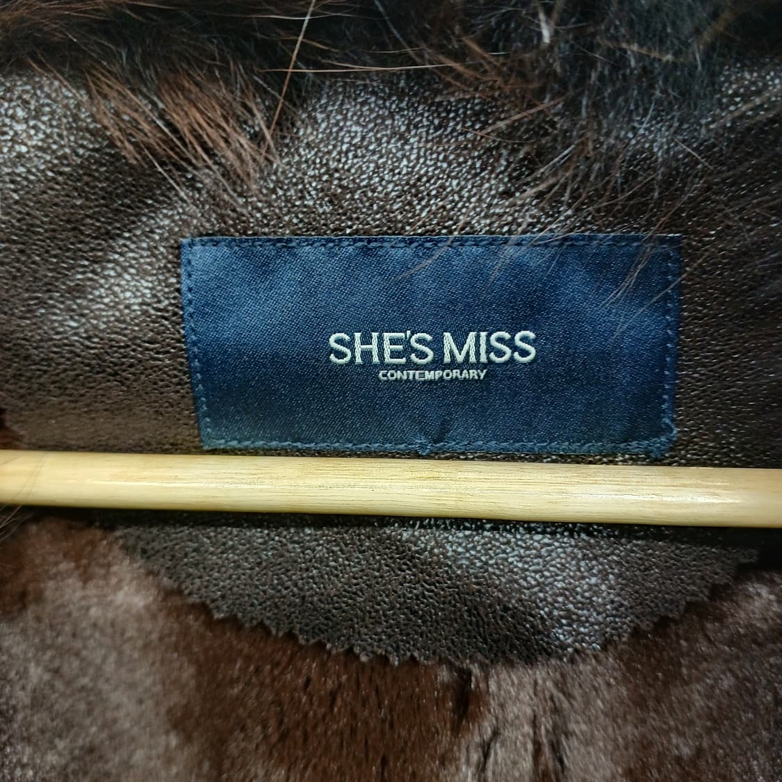 쉬즈미스  여우 가죽 퍼 자켓 S
                      상품이미지2