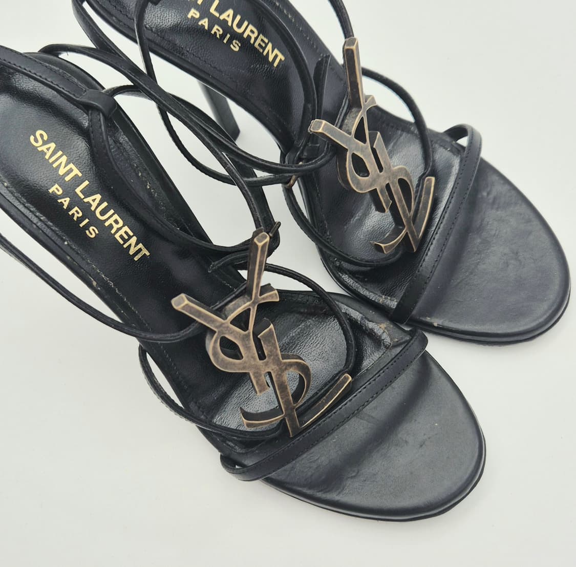 생로랑 카산드라 스크랩 샌들 힐
 상품이미지7