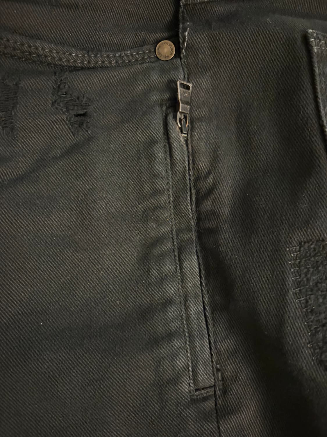 NEIL BARRETT Signature Distressed Denim 상품이미지3