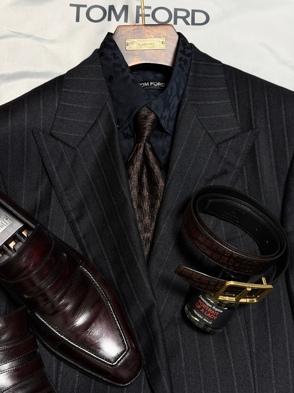 (명작,강추)톰포드 캐시미어 챠콜 스트라이프 윈저 수트 상품이미지1