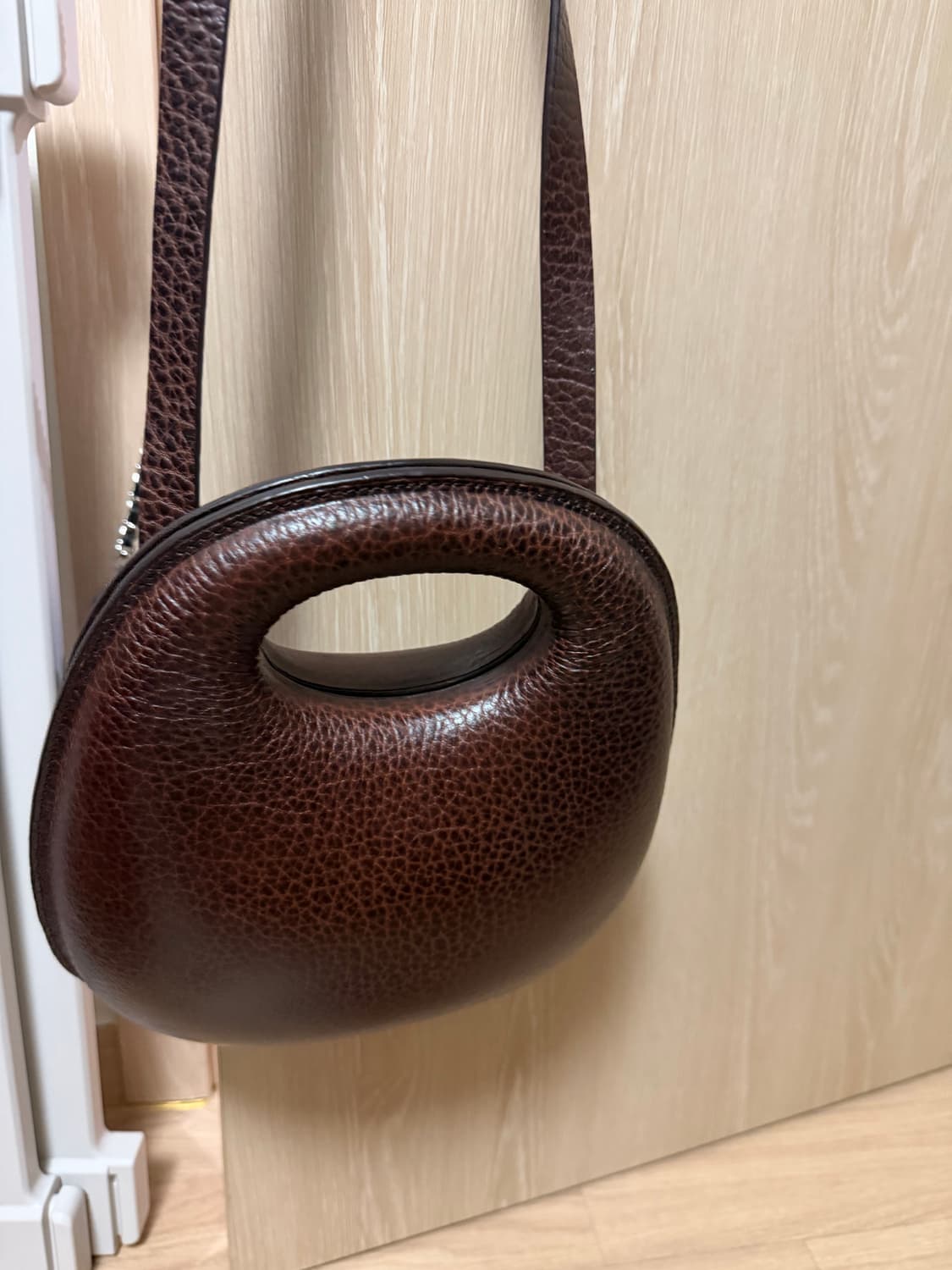 르메르 에그백 브라운 상품이미지3