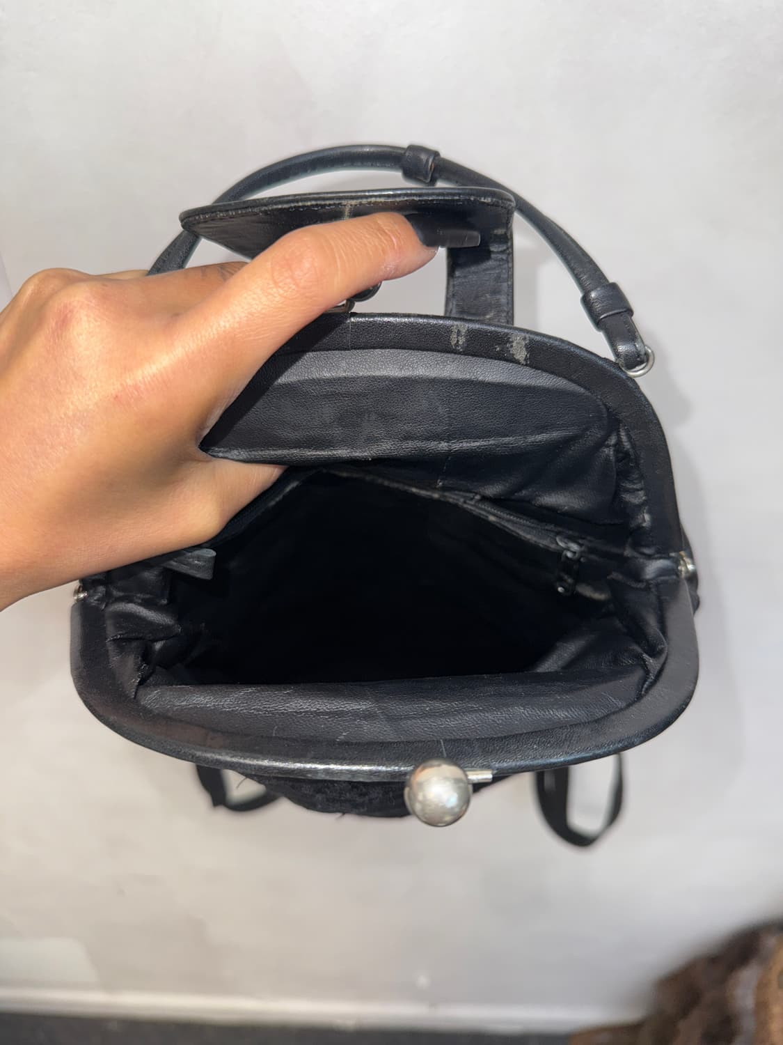 Icinoo black oriental floral leather 백팩 상품이미지4