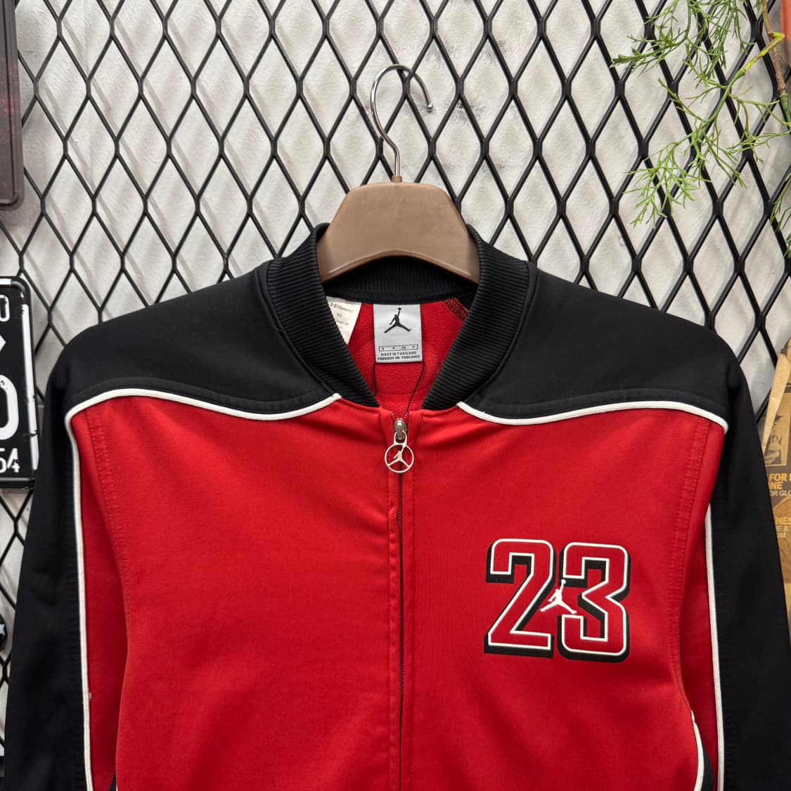 00s 나이키 조던 올드스쿨 트랙자켓 후면 로고 포인트 레드 블랙 상품이미지3