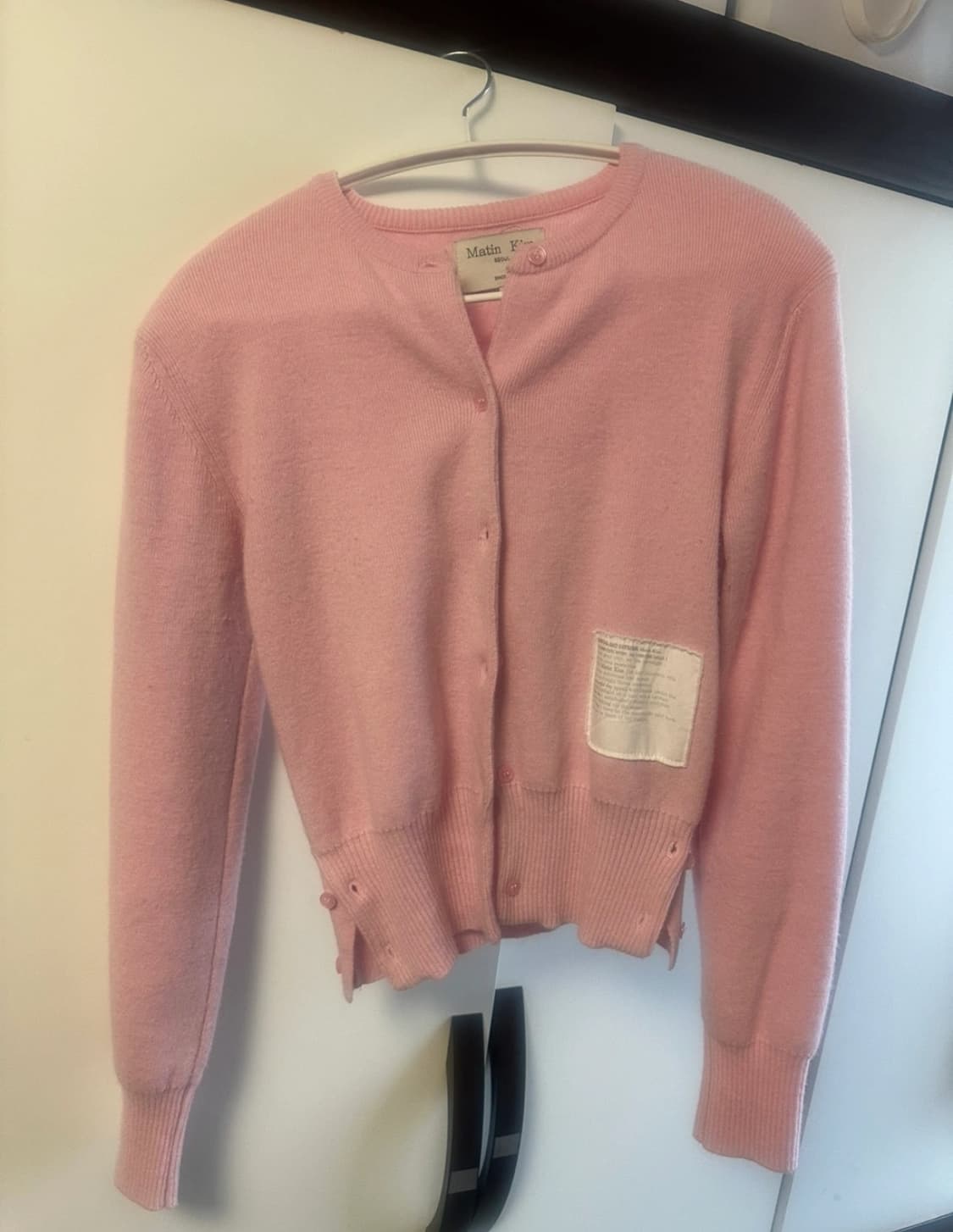 마뗑킴 타이포 패치 라운드 가디건 핑크 상품이미지2