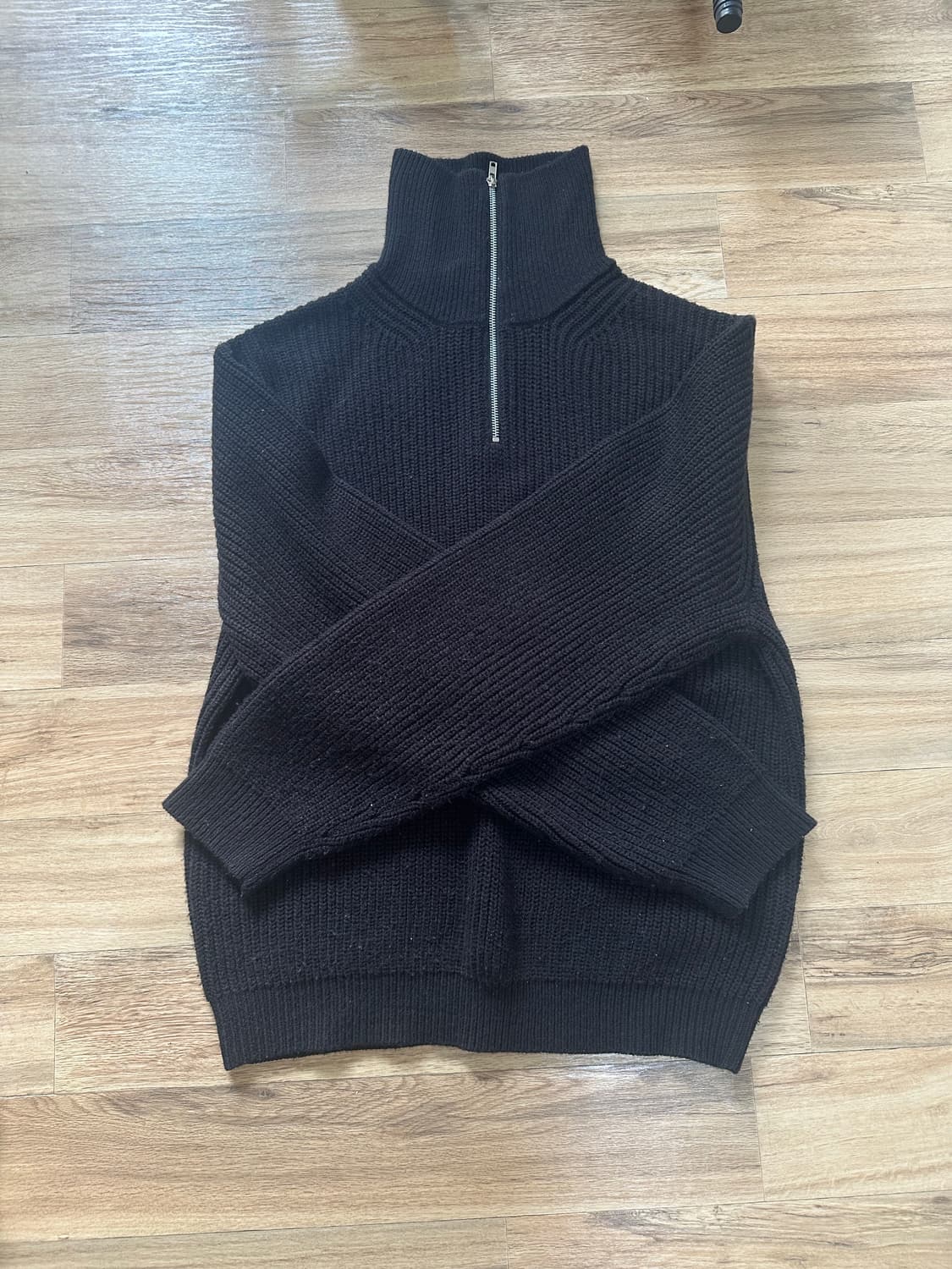 에이지오디 블랙 카라 니트 팔아요 상품이미지3