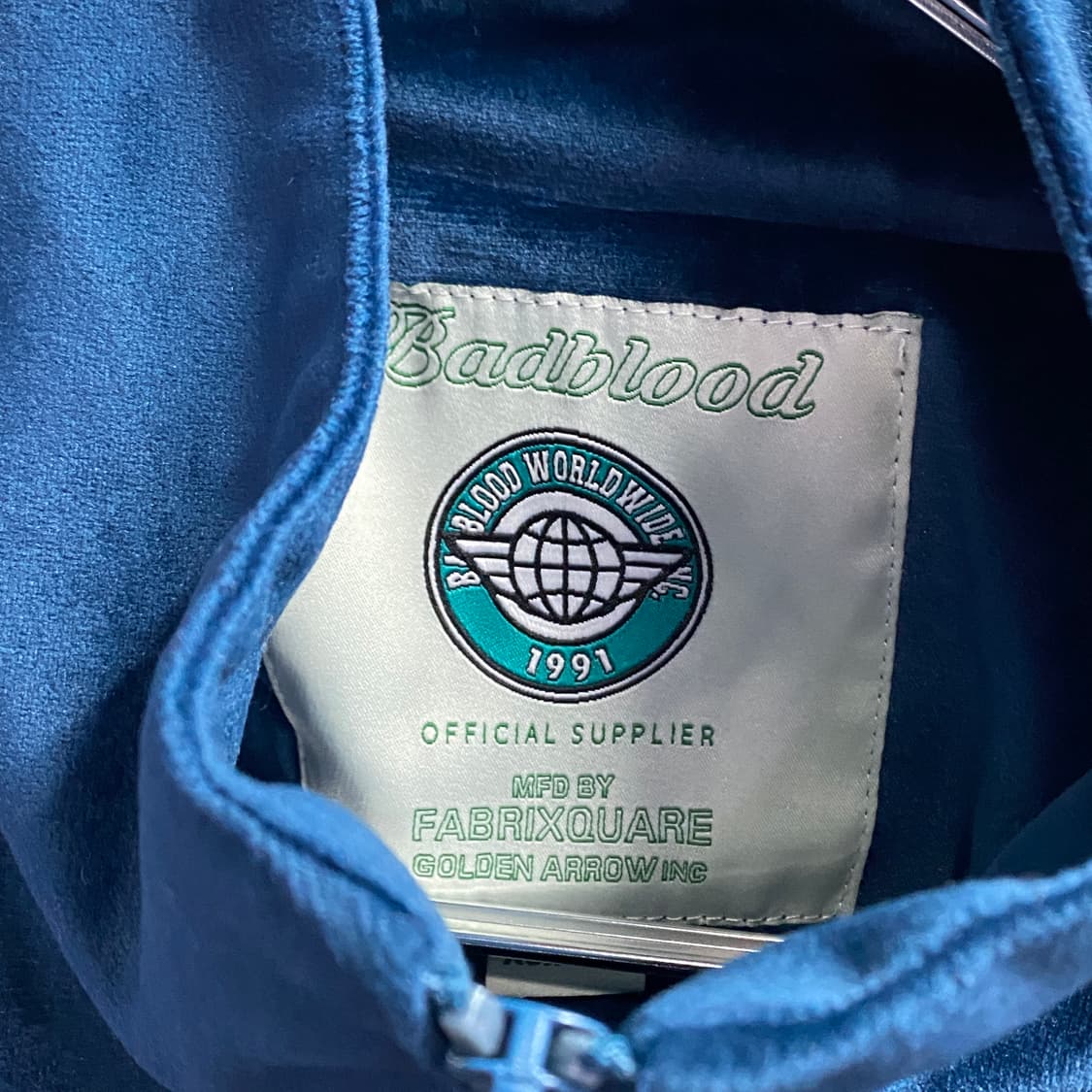 배드블러드 미들로고 벨벳 크롭 집업 B3704 상품이미지3