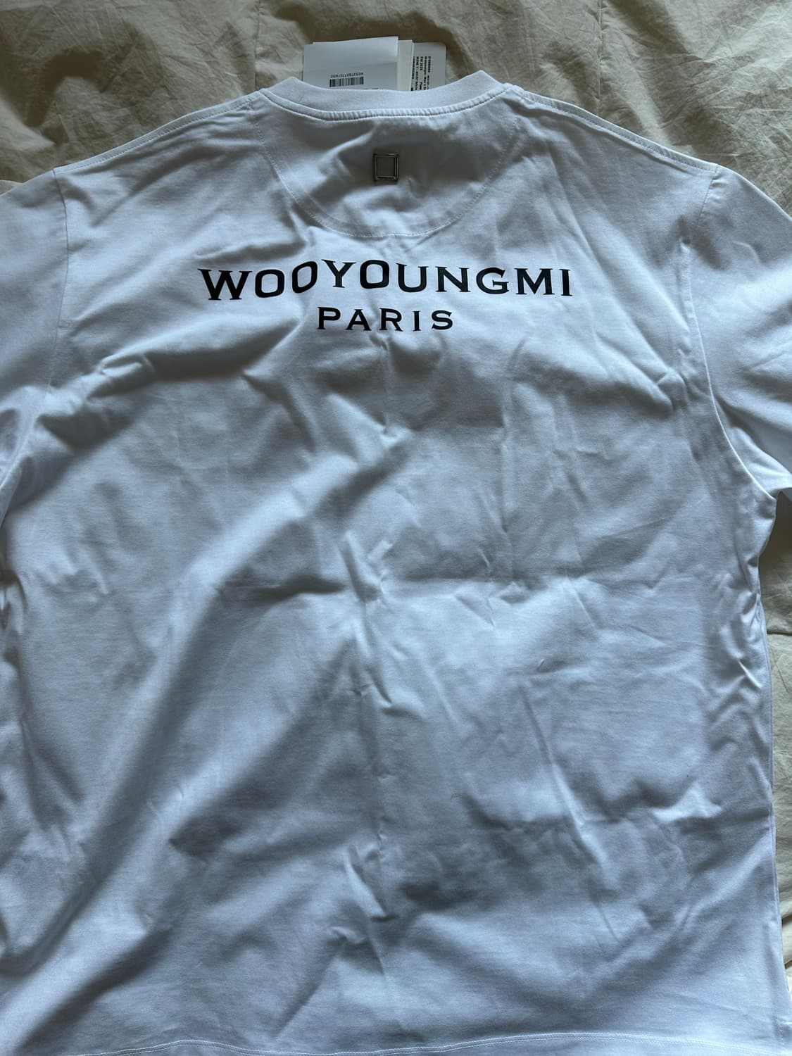 우영미 코튼 백로고 티셔츠 화이트 - 25FW 상품이미지8