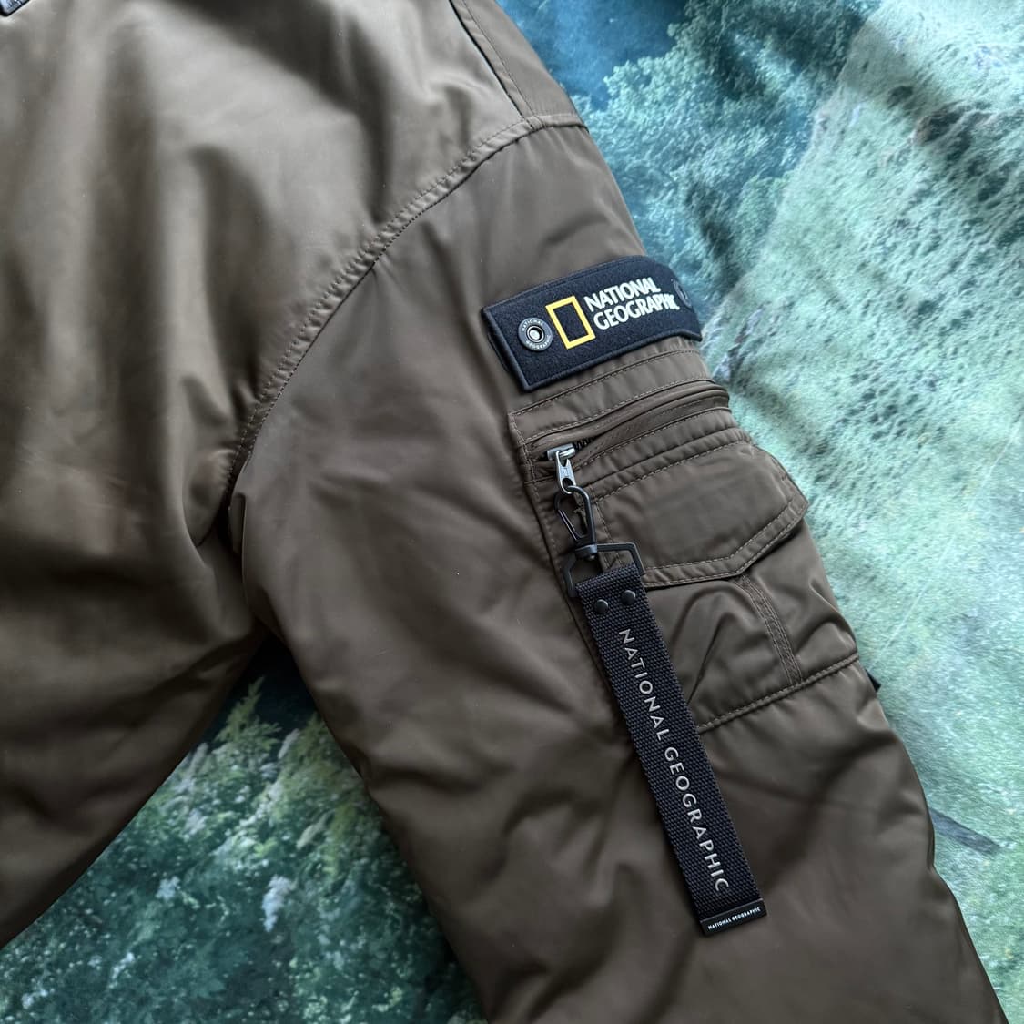 NATIONAL GEOGRAPHIC BOMBER JACKET 상품이미지2