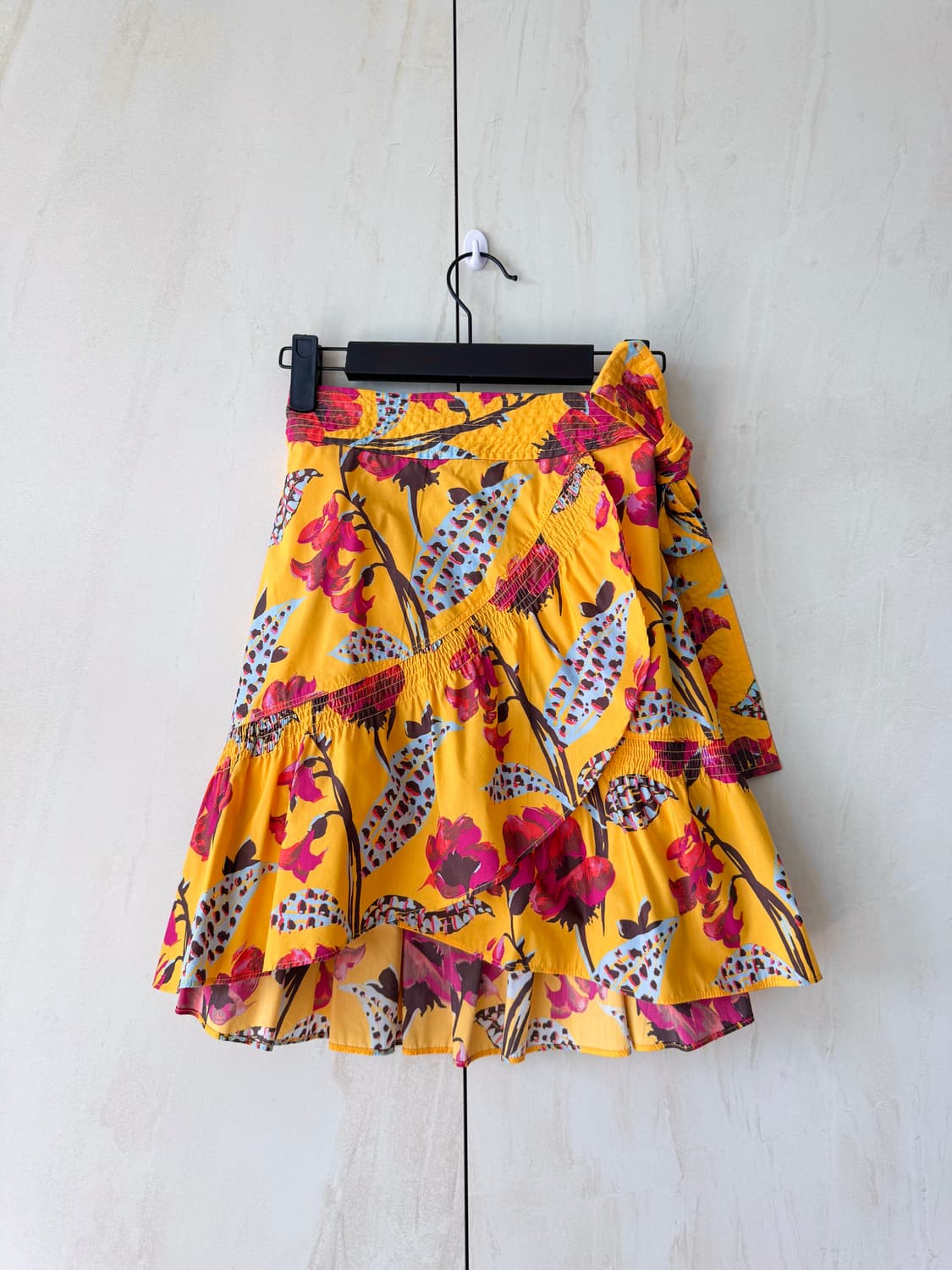 새상품 A.L.C. 랩 스커트 00사이즈 (44사이즈)옐로우 플라워 패턴 상품이미지1