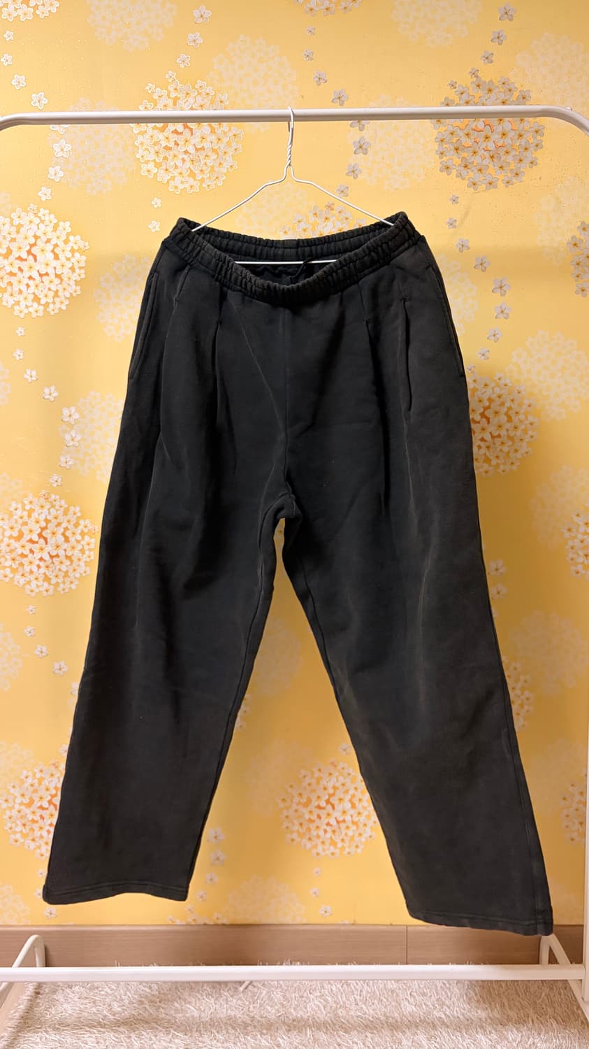 무신사 스탠다드 투 턱 스웨트 팬츠 상품이미지1