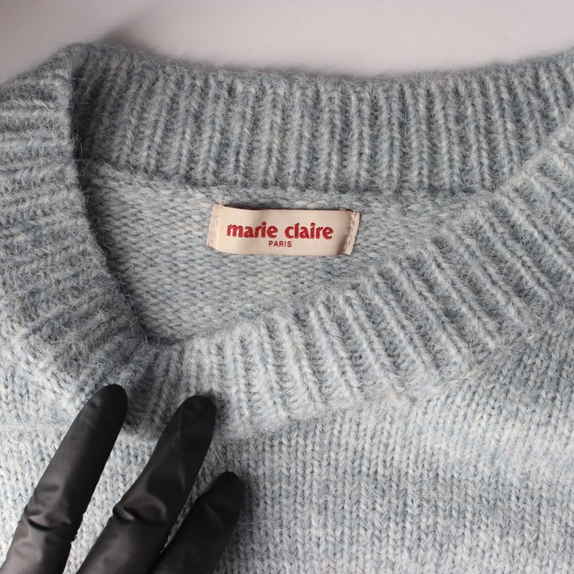 마리끌레르 스카이블루 레터링 니트 F 상품이미지5