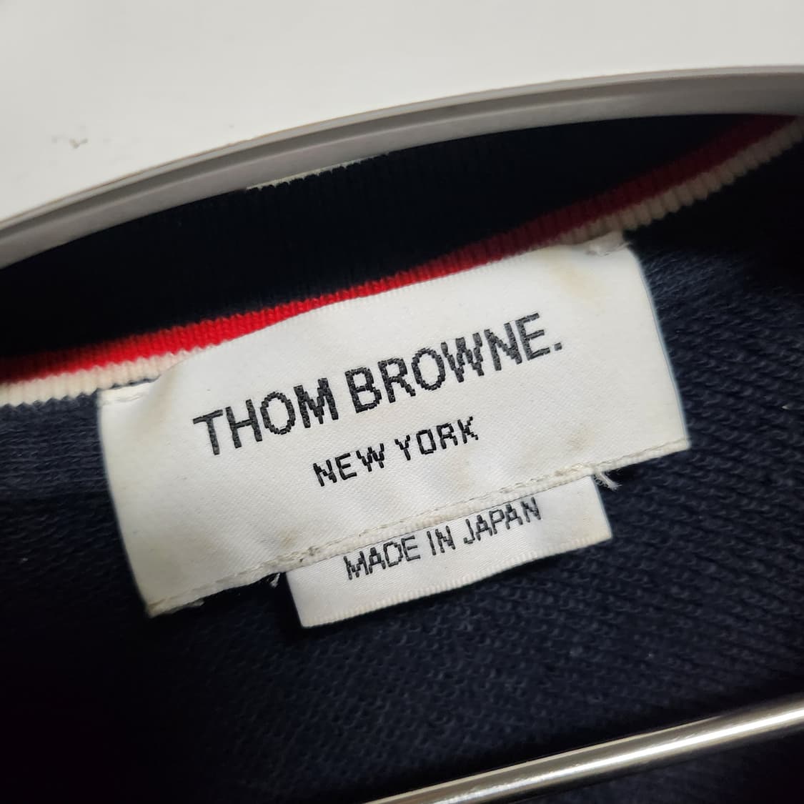 톰브라운 사선완장 맨투맨 2사이즈 네이비 상품이미지5