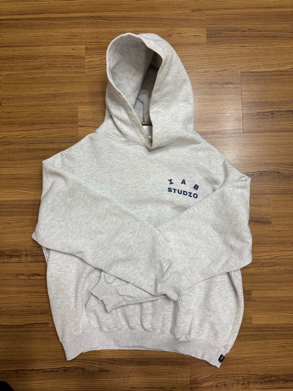 아이앱 스투디오 라이트 그레이 XL 상품이미지1