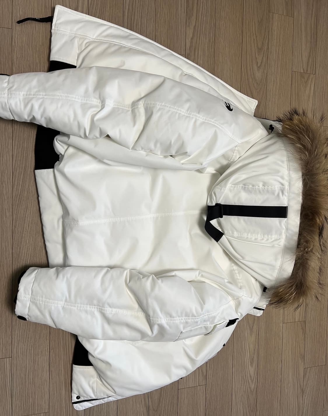 아이더 스투시 흰색 숏패딩 M 상품이미지3