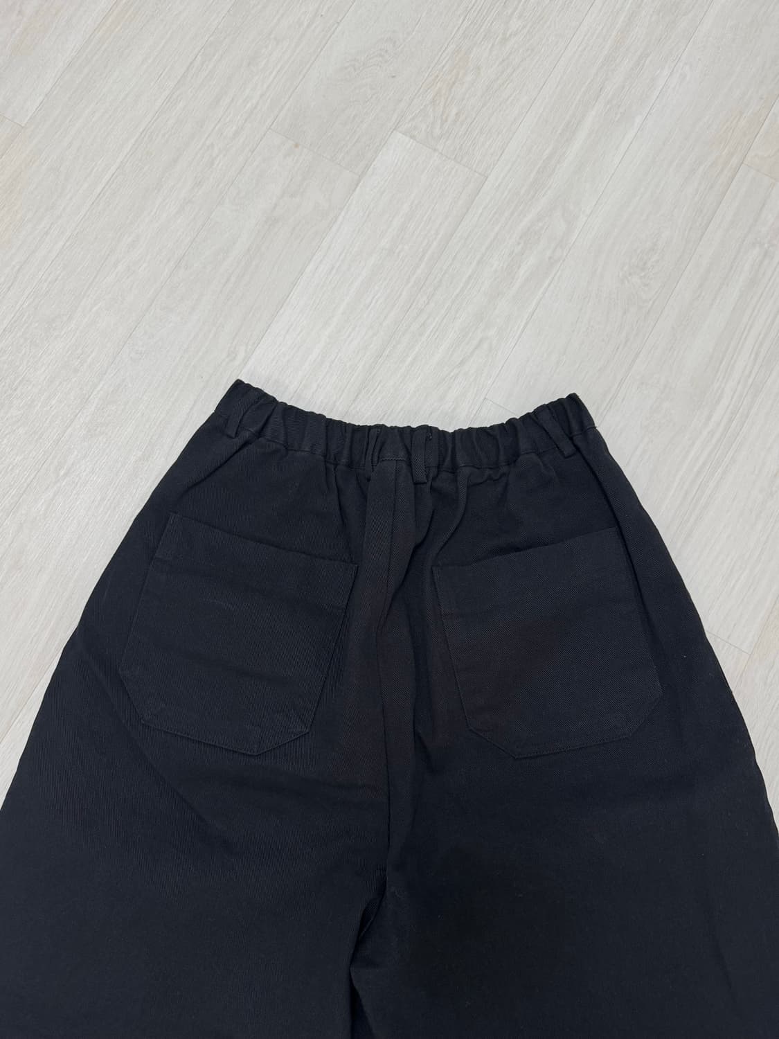 블랙 핀턱 뒷밴딩 면팬츠(급처) 상품이미지8