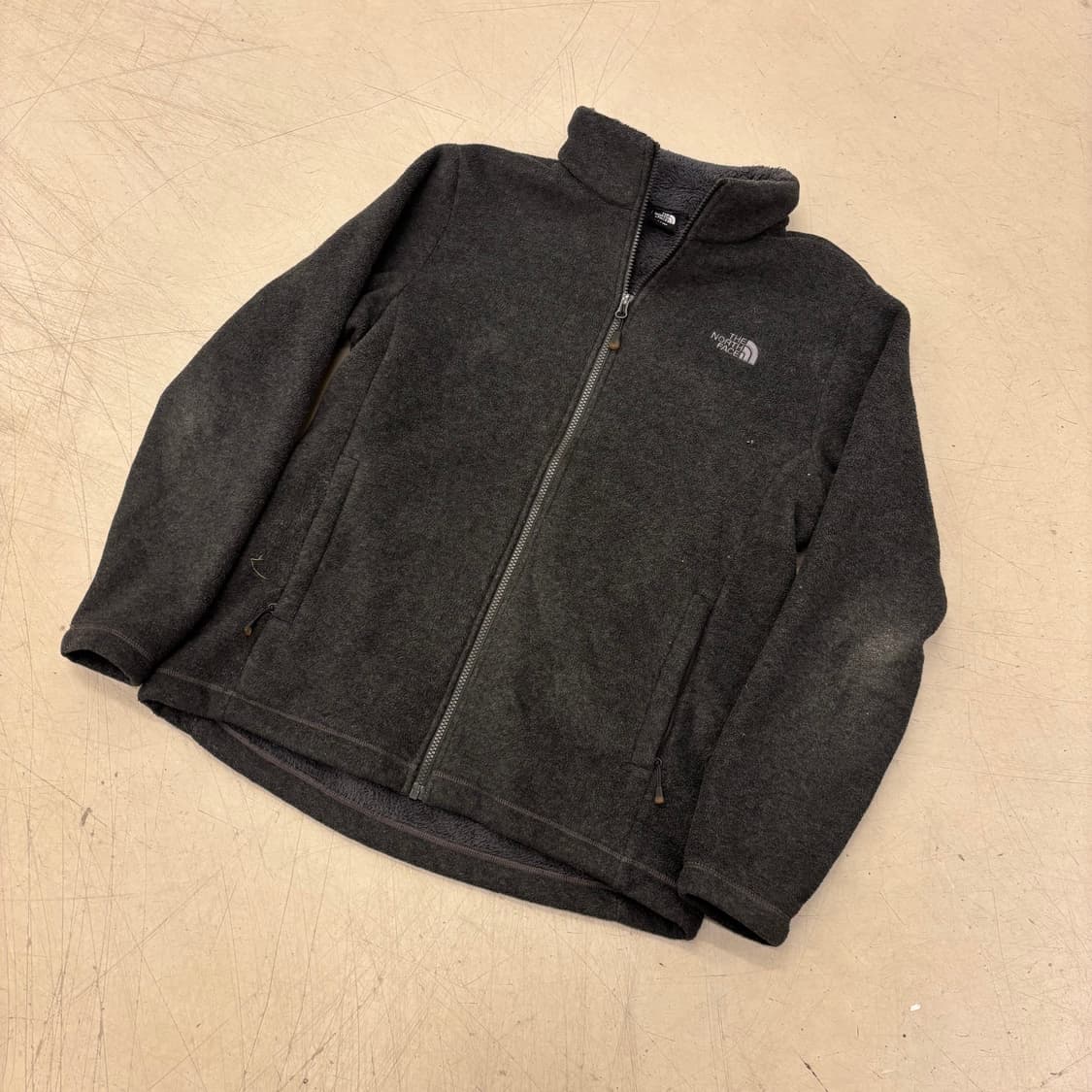노스페이스 차콜 스몰로고 플리스 집업 상품이미지1