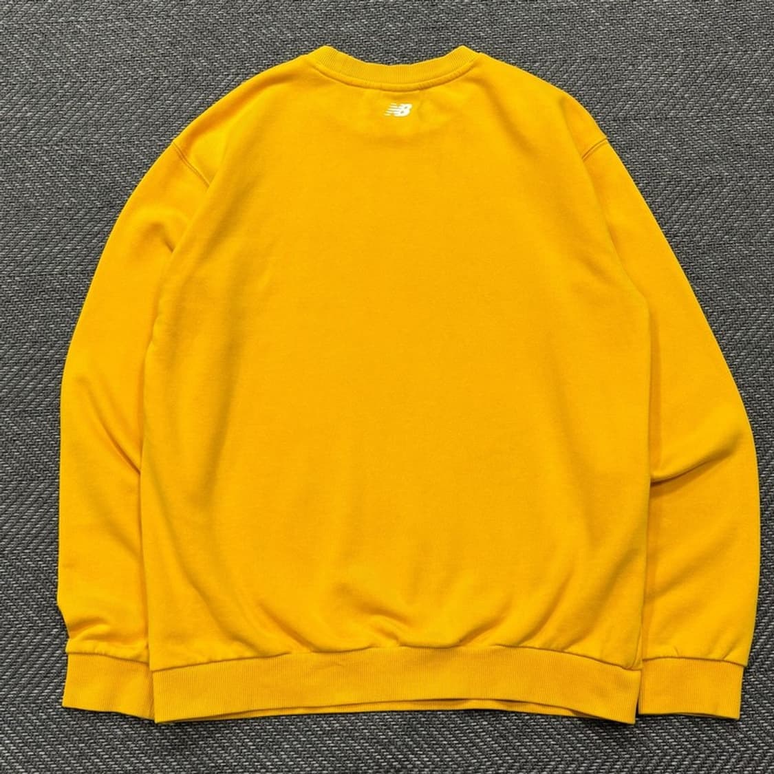 뉴발란스 로고 맨투맨v0423 상품이미지2