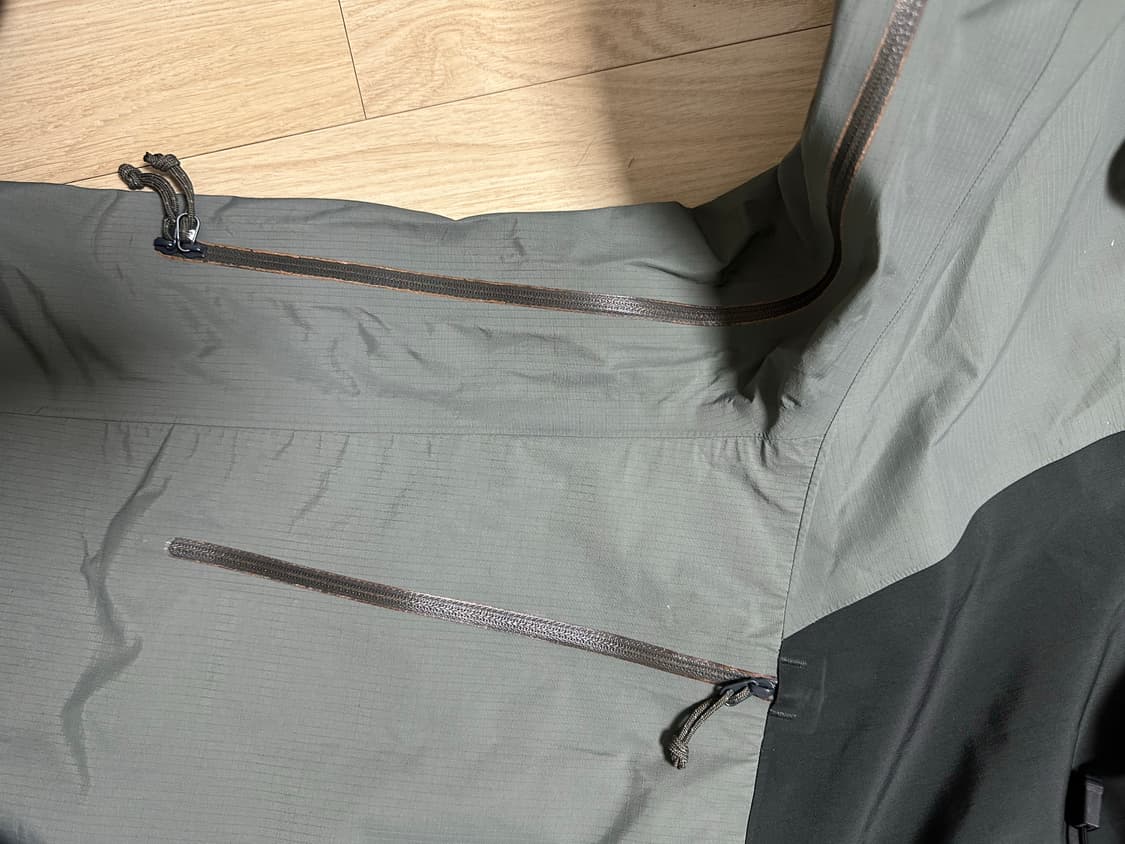 아크테릭스 고어텍스 바람막이 105 상품이미지4