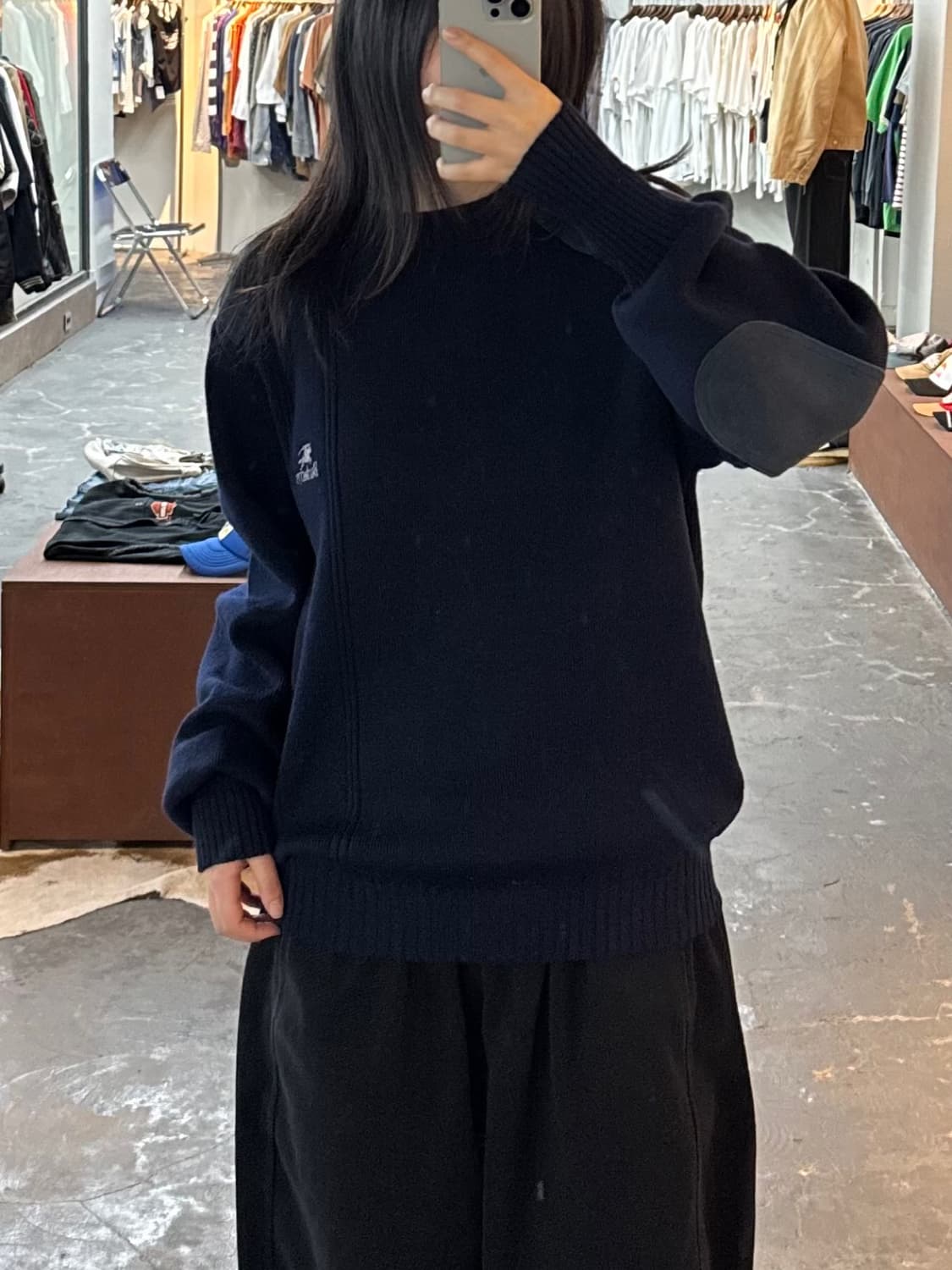 버버리 스웨이드 패치 네이비 니트 H2965 상품이미지1