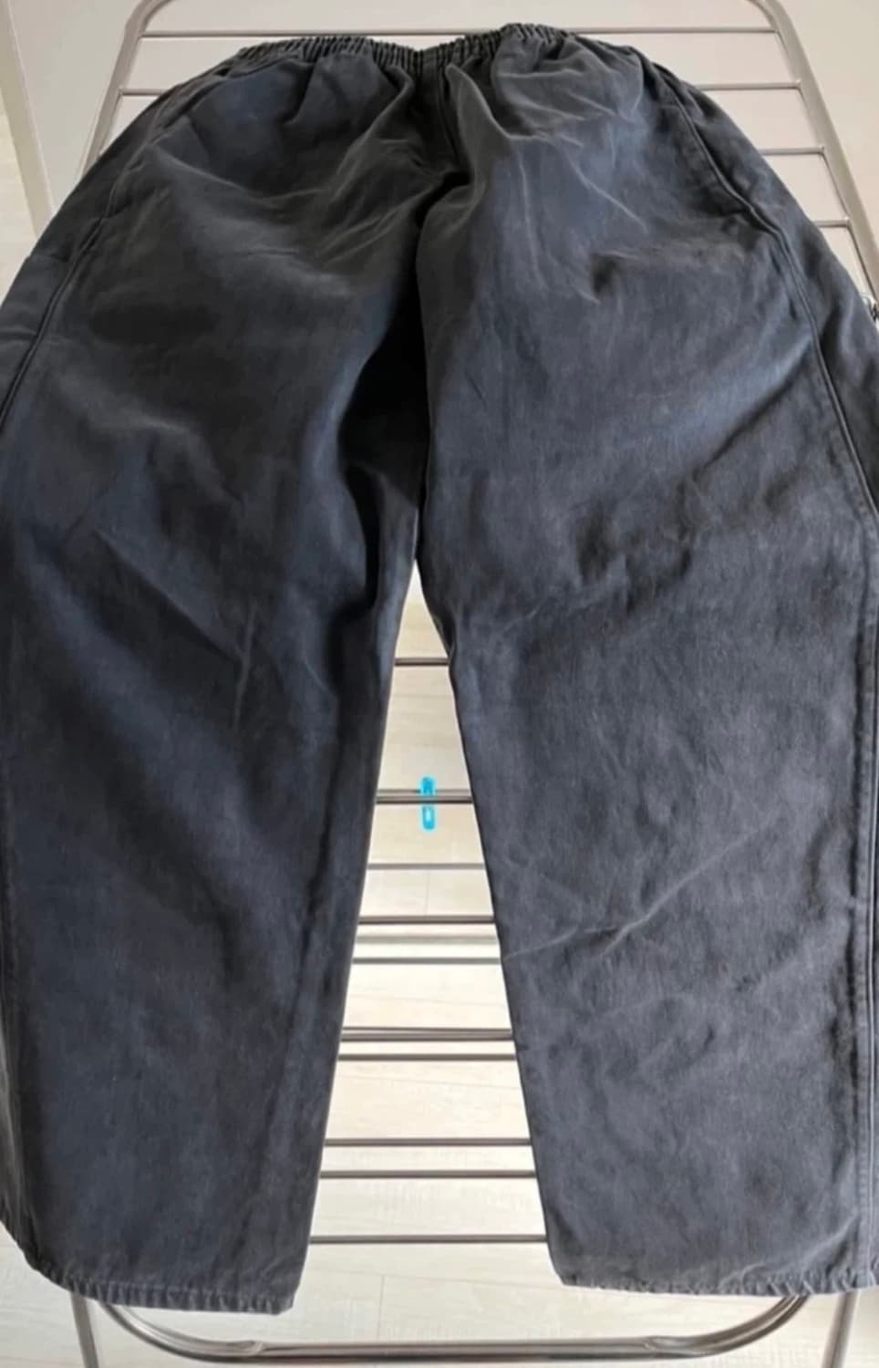 이지 갭 엔지니어드 바이 발렌시아가 사틴 카고 팬츠 포에틱 블랙 상품이미지2