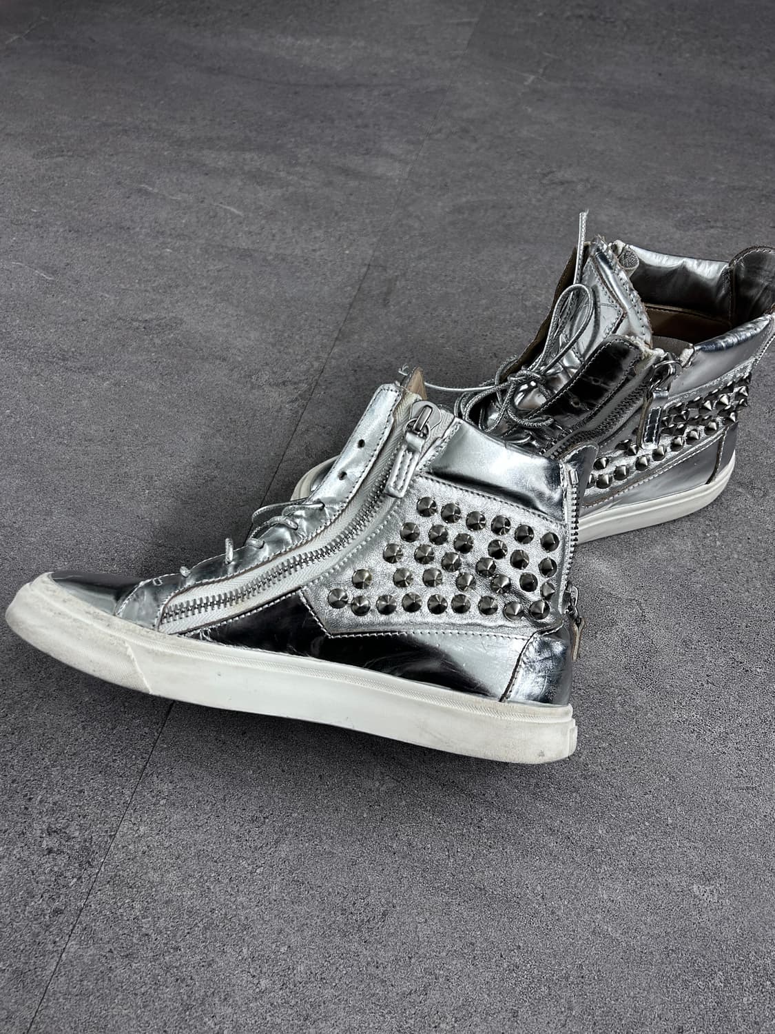 쥬세페자노티 스터드 메탈릭 실버 하이탑 상품이미지3