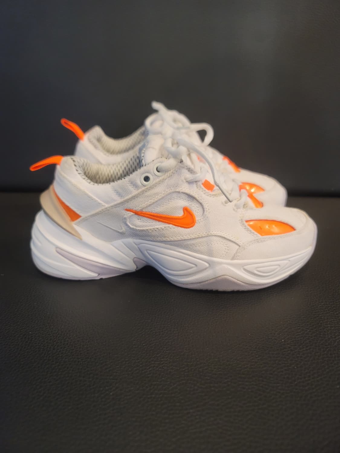 나이키 M2K LX 화이트 하이퍼크림슨 상품이미지1