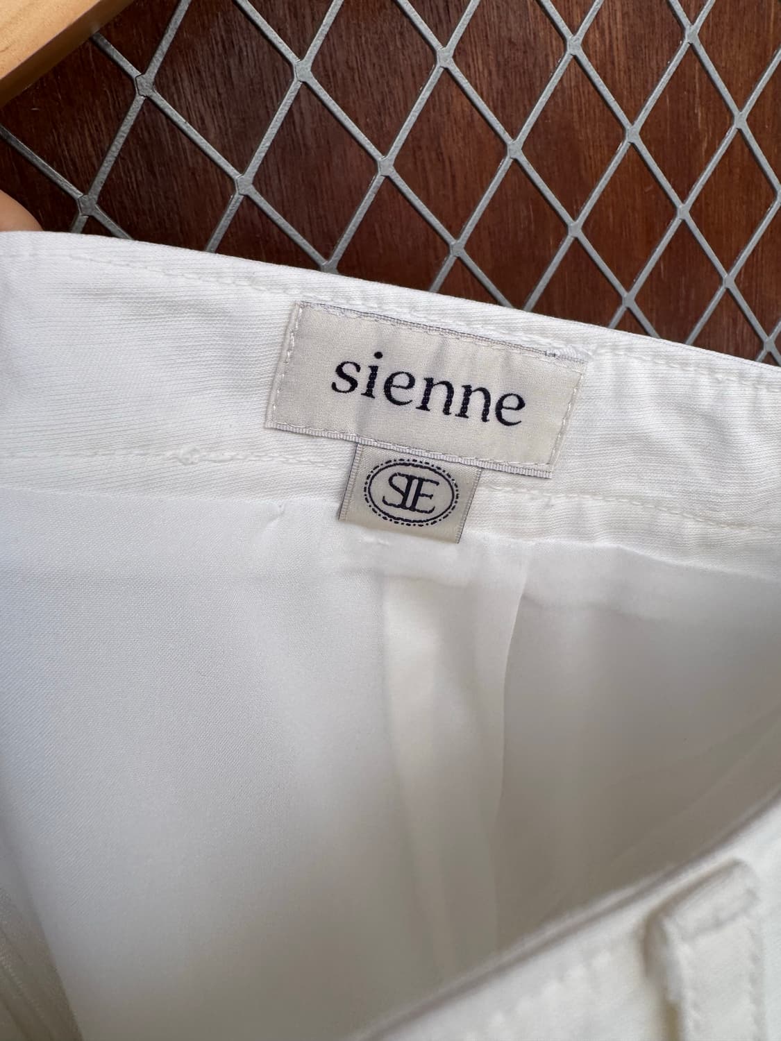 시엔느 sienne 포켓 포인트 화이트 핀턱 플리츠 롱 스커트 M 상품이미지4