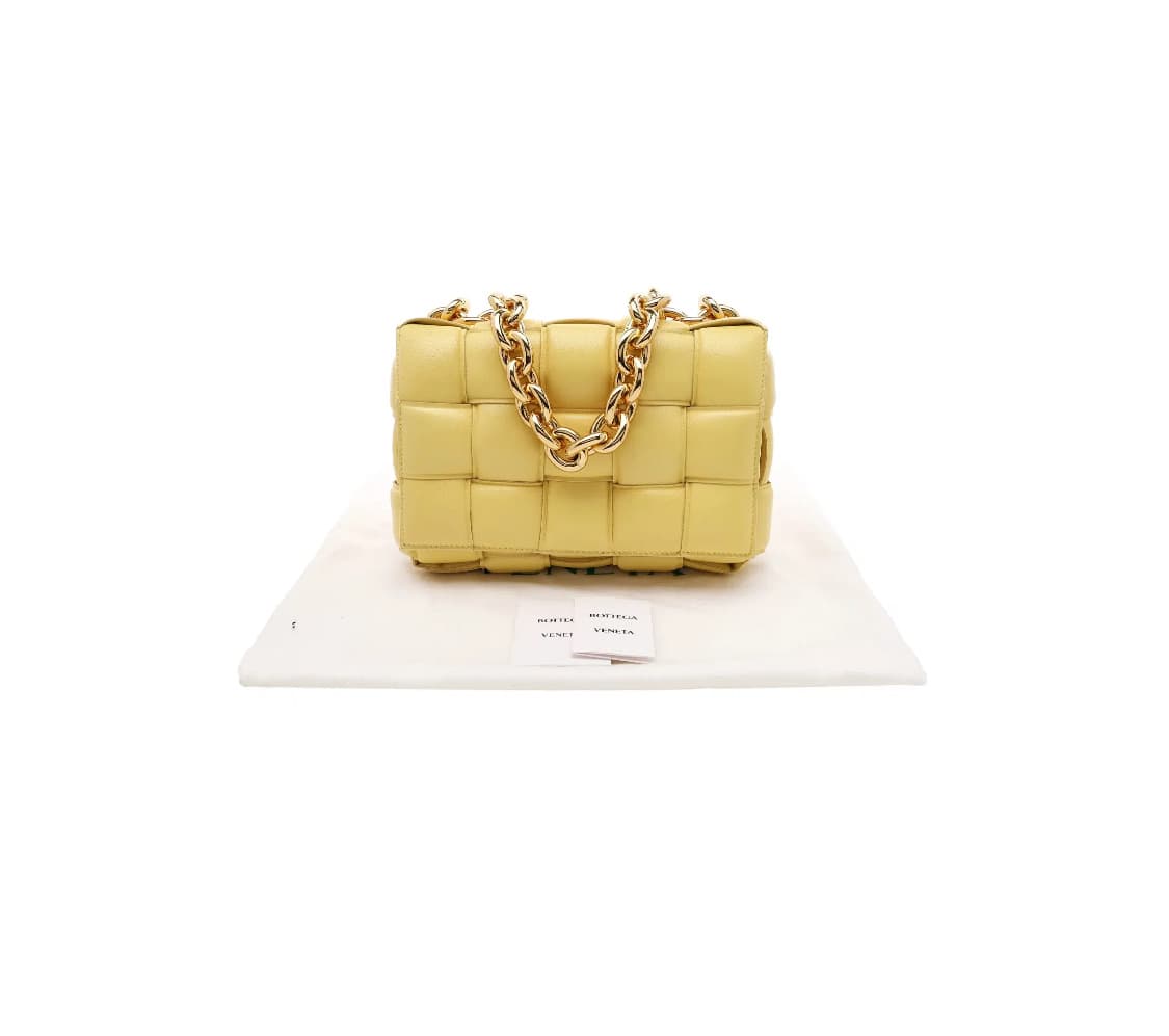 [S급] 보테가베네타 패딩 체인 카세트 크로스백 판매합니다!!! 상품이미지1