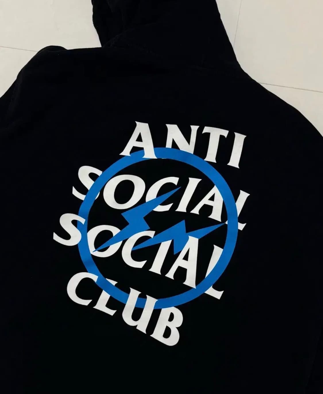 안티 소셜 소셜 클럽 x 프라그먼트 1st 볼트 후드 블루 상품이미지1