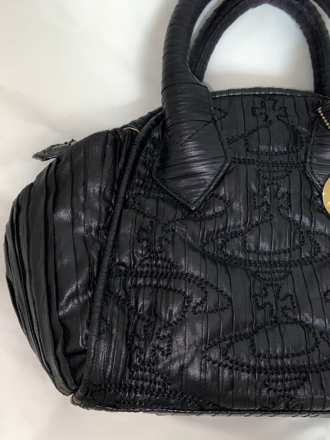 비비안웨스트우드 퀼팅 블랙 토트백 상품이미지2