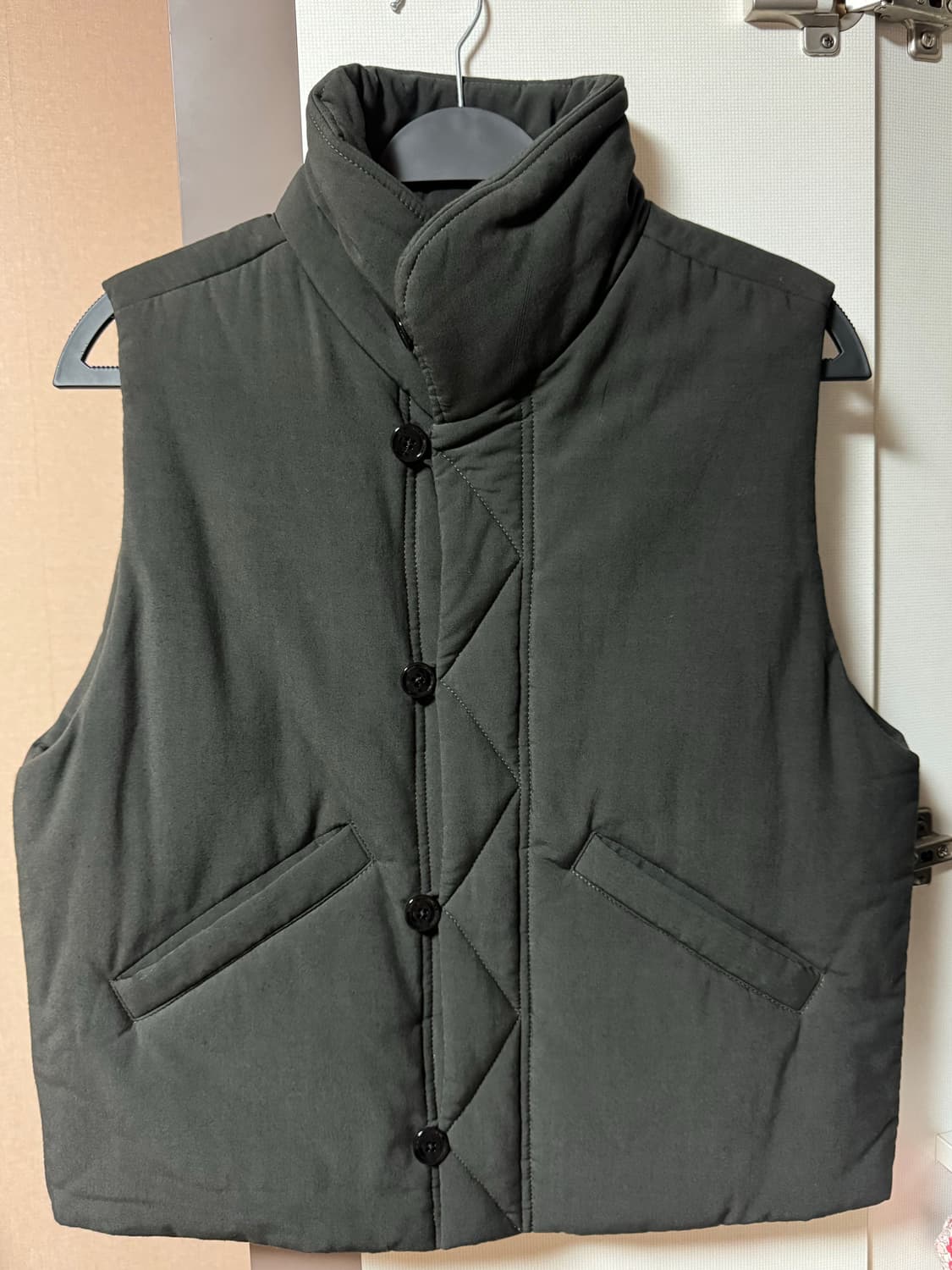 [s]르메르 24FW 웨디드 질레 패딩 베스트 다크 에스프레소 상품이미지4