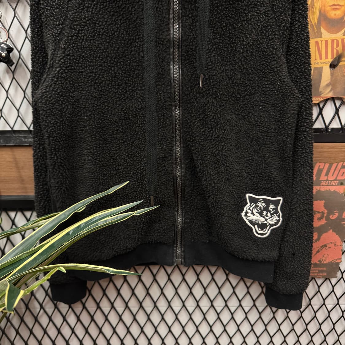 오니츠카 타이거 X 안드레아 폼필리오 플리스 후드 집업 뽀글이 블랙 상품이미지4