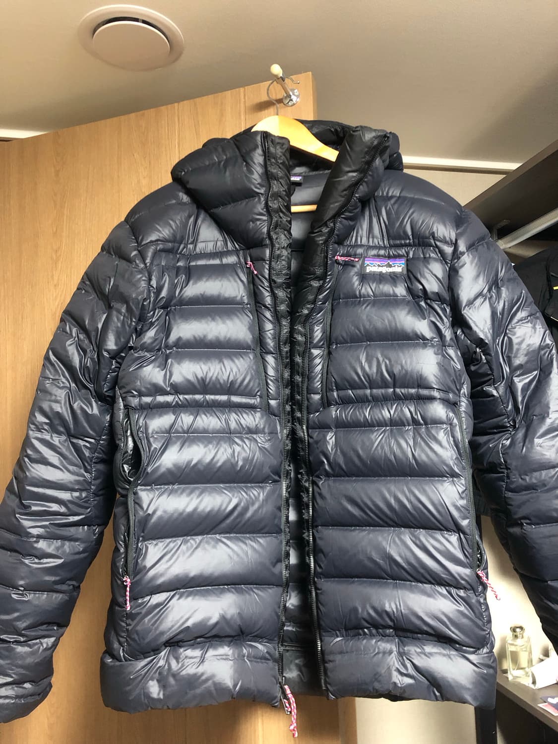 파타고니아 알프로프트 패딩 블랙 M 상품이미지1