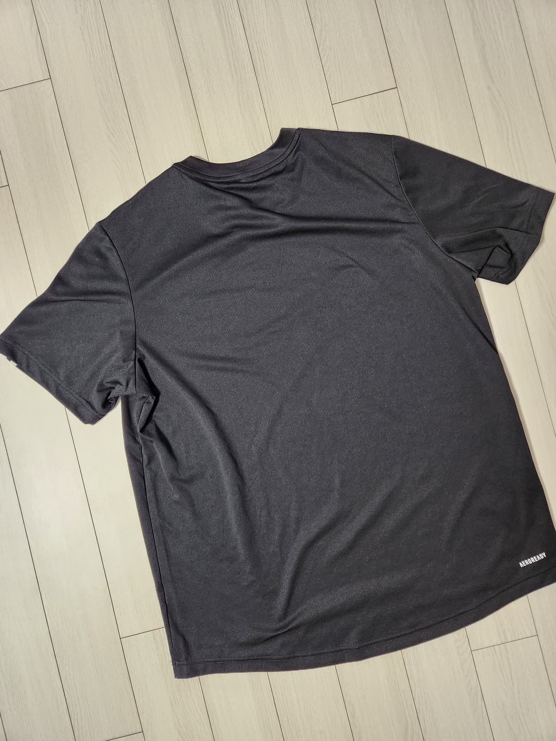 아디다스 D2삼선 반팔 기능성 티셔츠 GM2105 사이즈L

오염 하자 상품이미지7