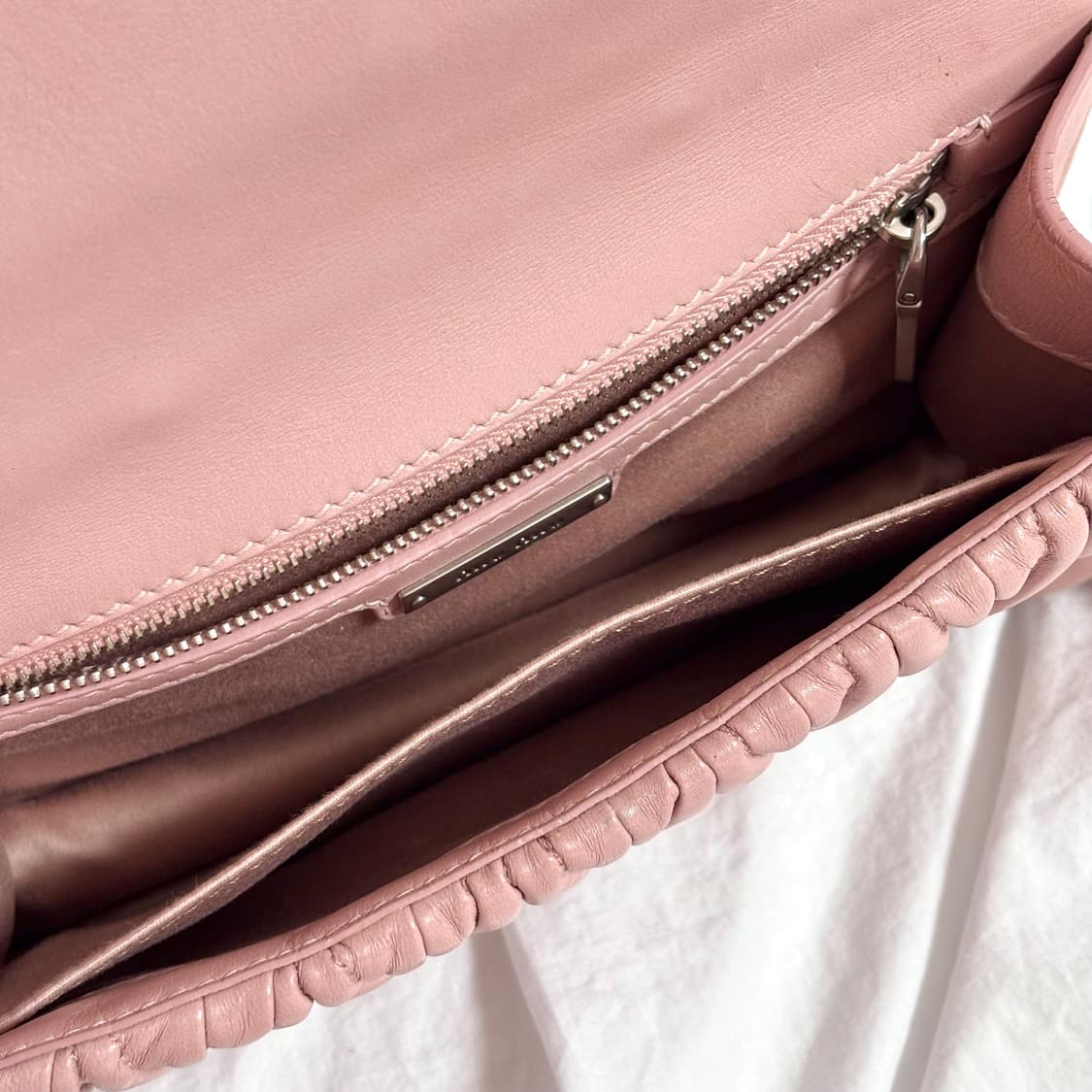 (정품)미우미우 마틀라쎄 크리스탈 버클백 핑크 가방 상품이미지8