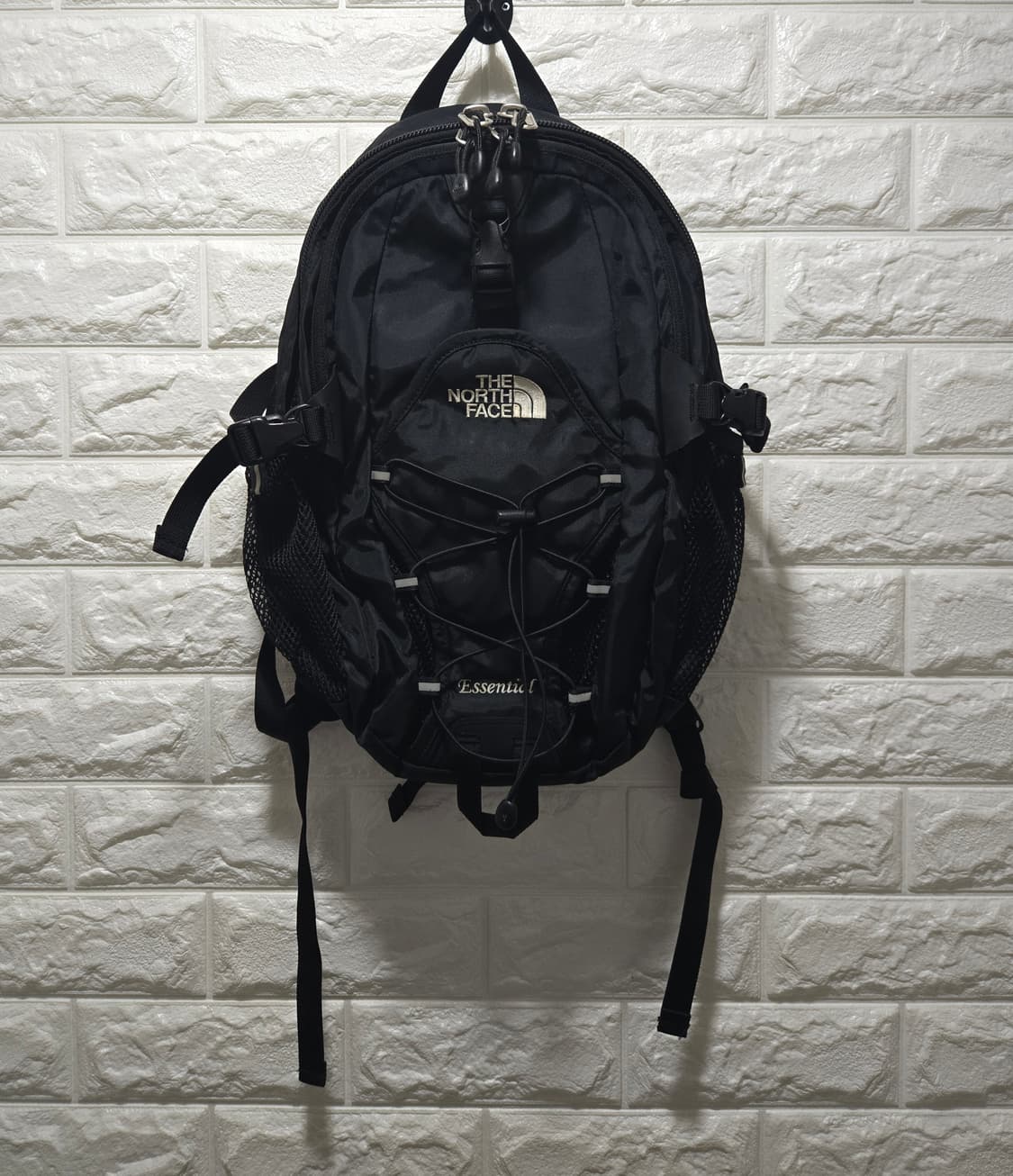 노스페이스 에센셜 스트링 테크웨어 백팩 20L 상품이미지1