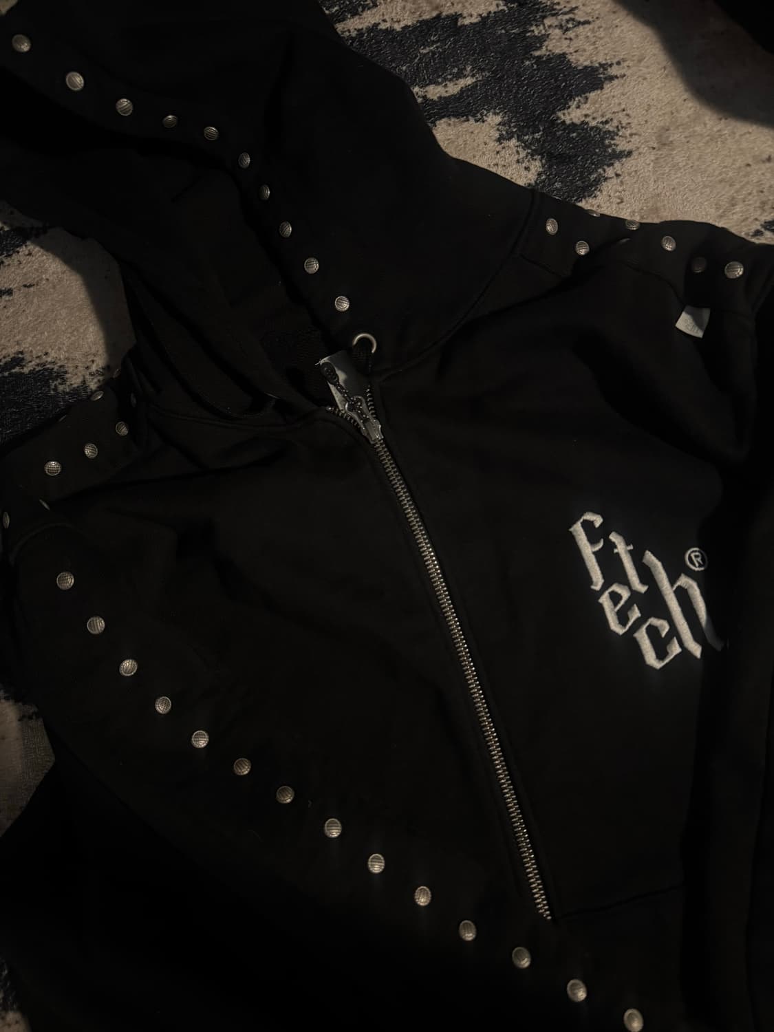 FETCH LOGO STUDDED hooded zip-up 상품이미지3