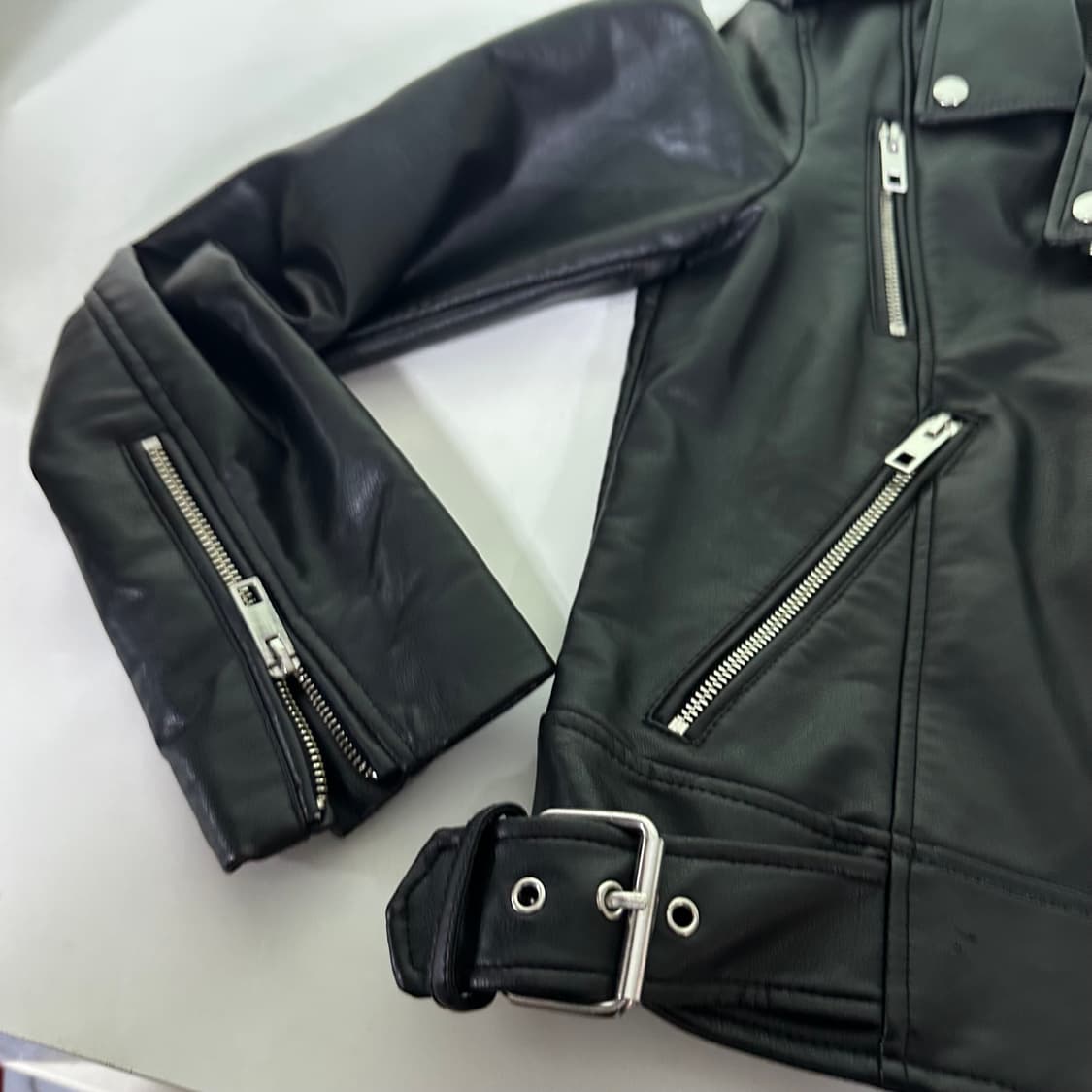 우먼S 자라 블랙 크롭 레더 라이더자켓 상품이미지2