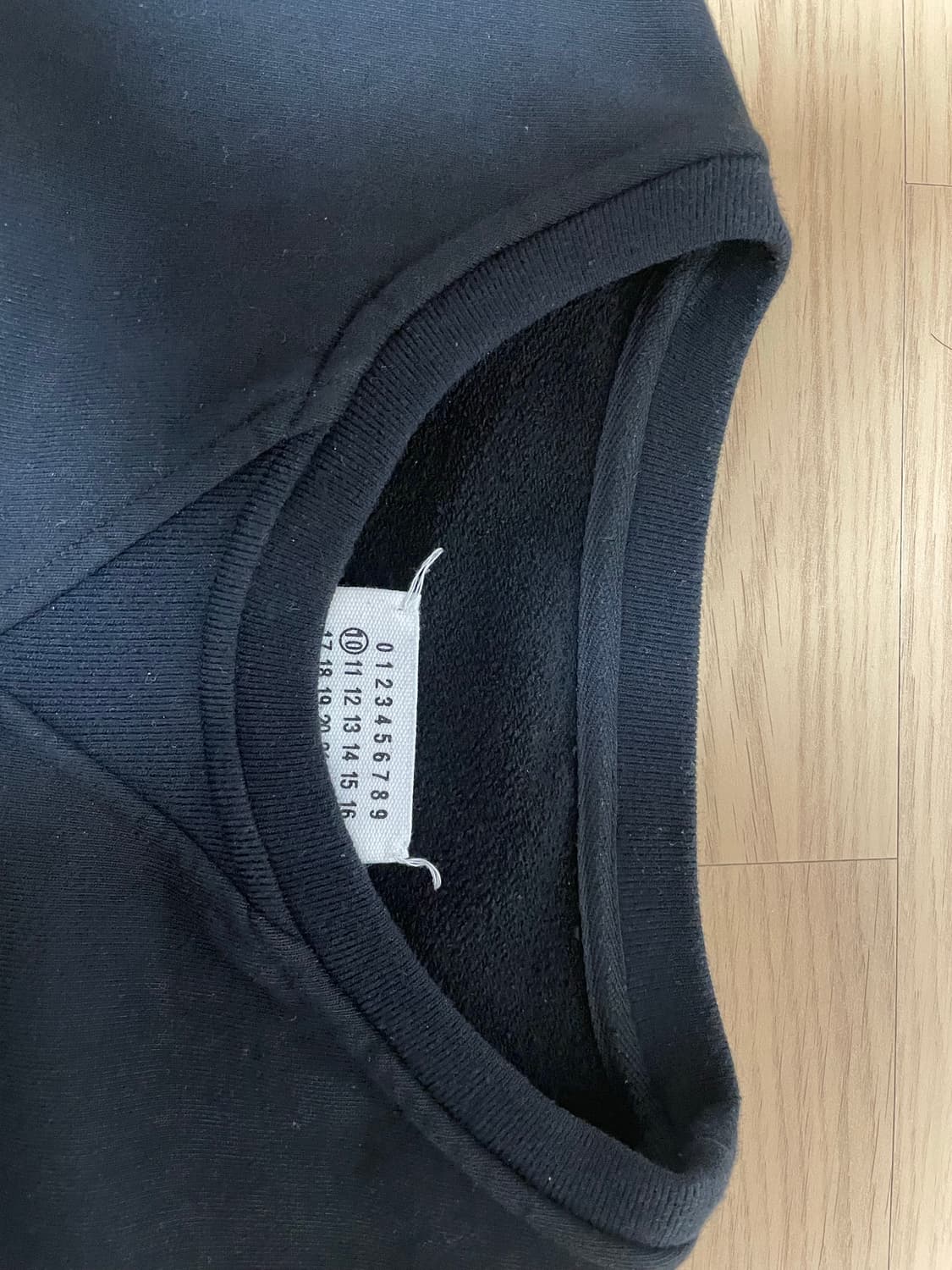 메종 마르지엘라 맨투맨 블랙 상품이미지2