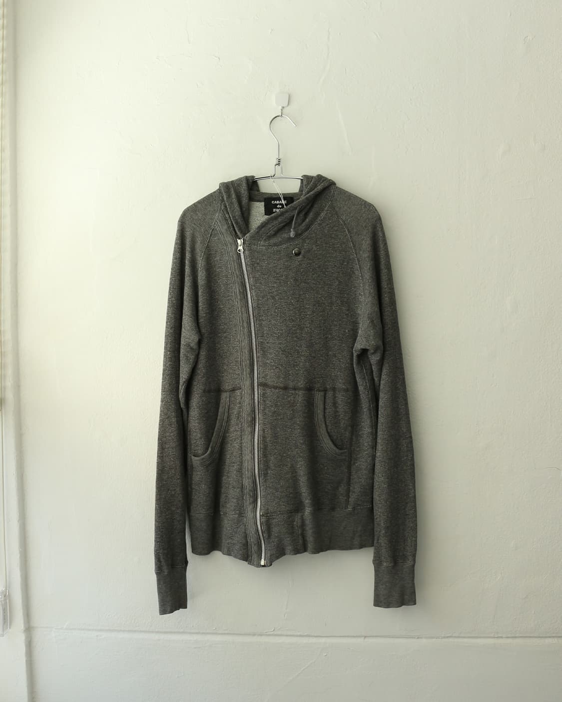 카반 드 주카 비대칭 후드 집업 자켓  상품이미지1