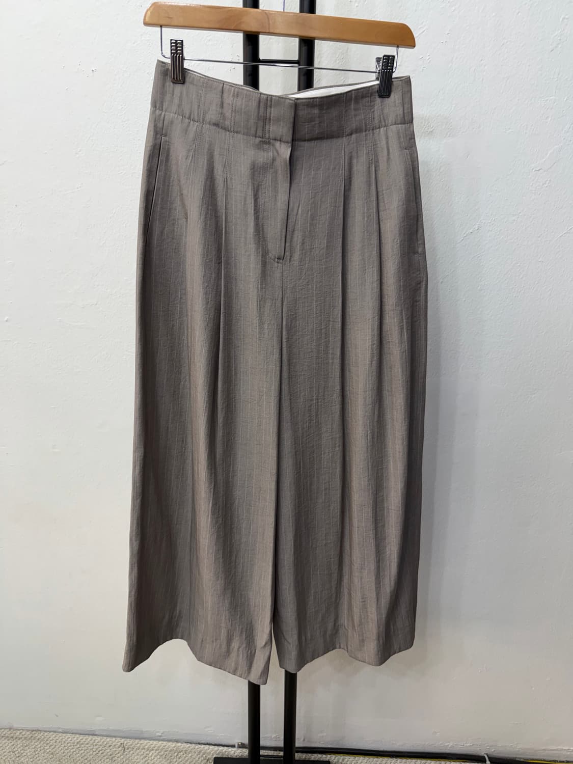 정품) TIME 타임 한섬 20ss 스트라이프 와이드 팬츠 64(26) 상품이미지1