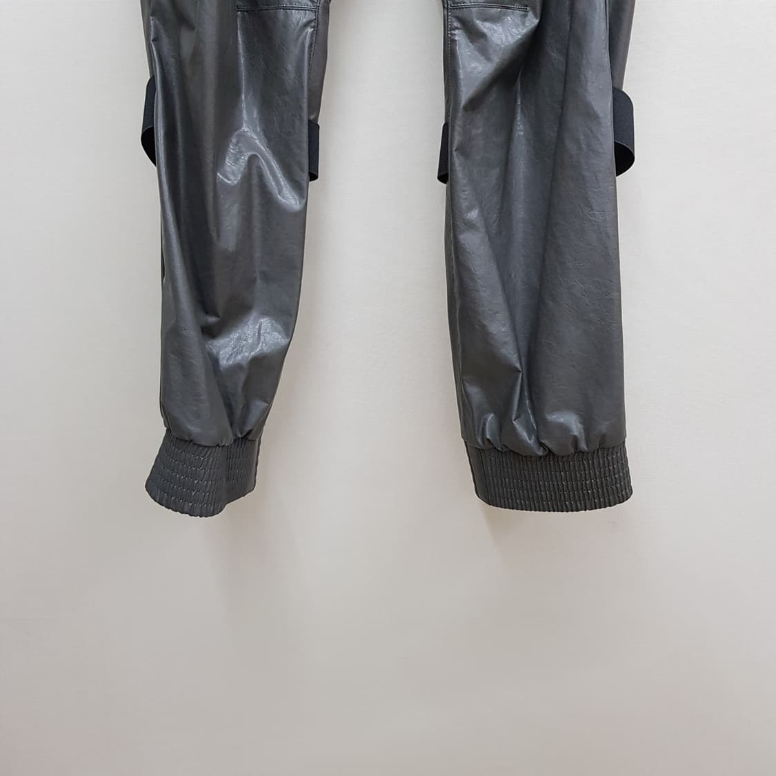 한섬 시스템 SYSTEM 레더  조거 팬츠 78-96사이즈  (남녀공용) 상품이미지4