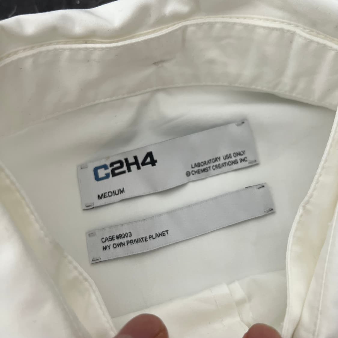 C2H4 화이트 원 프라이빗 플래닛 레이어드 셔츠 상품이미지7