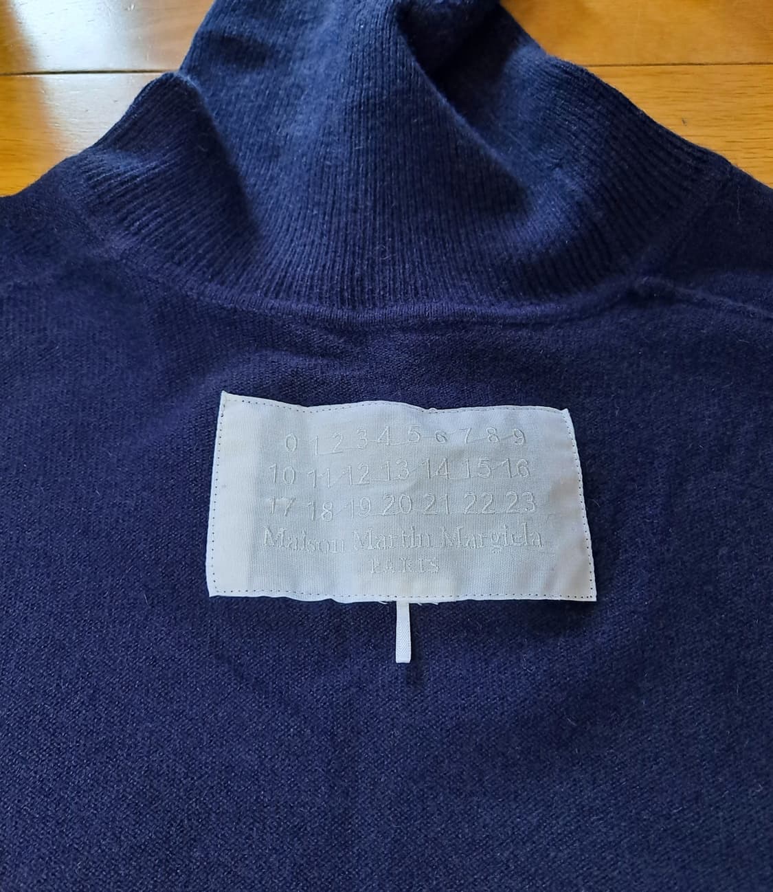 MAISON MARGIELA 네이비색 울 터틀넥 free size 상품이미지3
