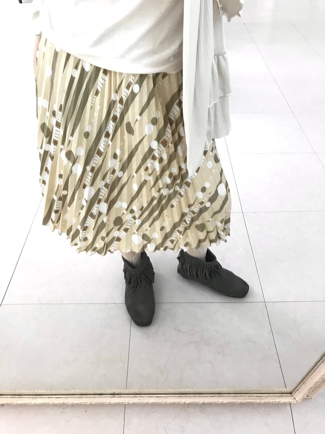 Set 아이보리 버튼 탑 & 플리츠 도트 패턴 미디스커트 상품이미지6