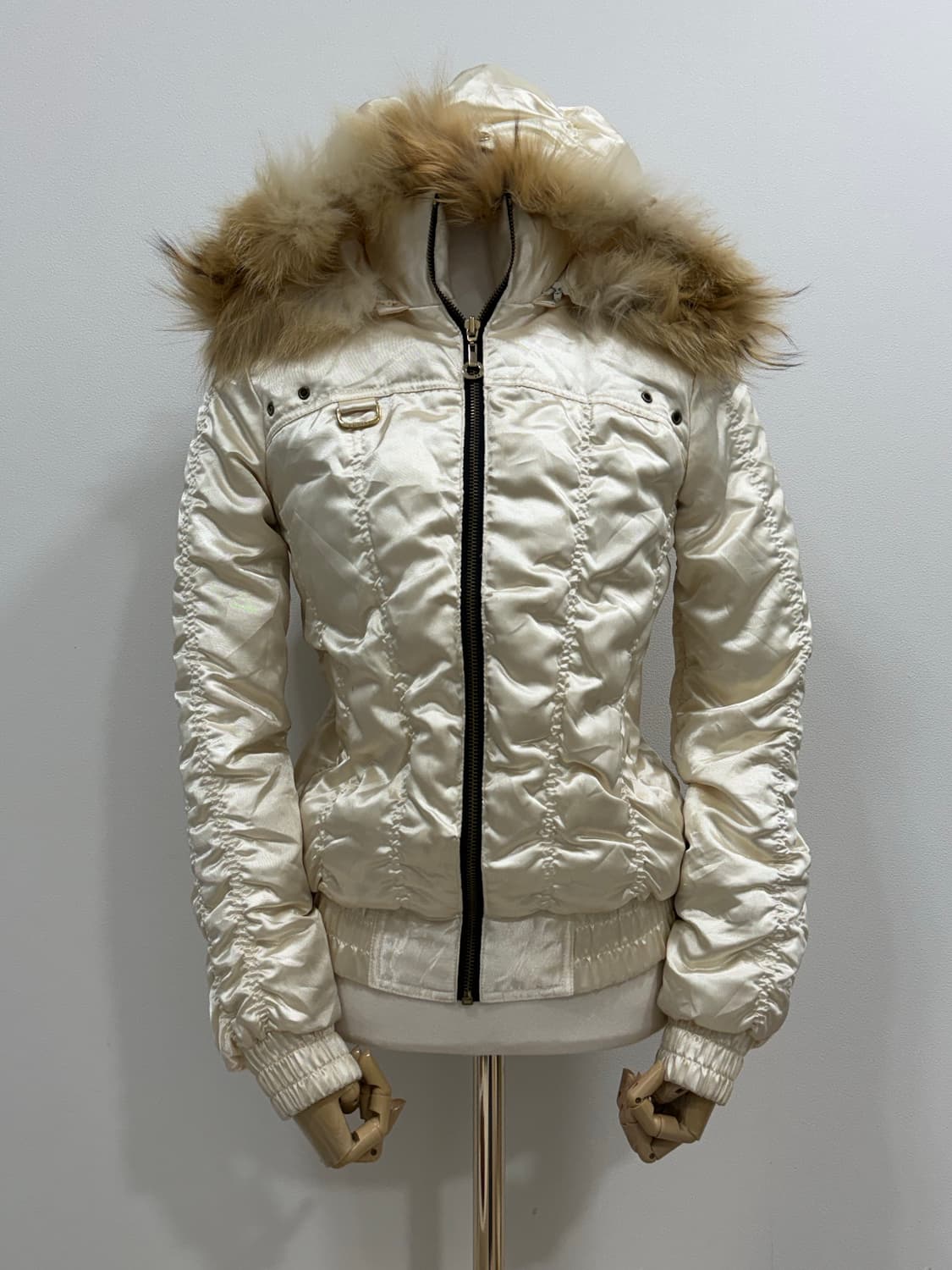 에고이스트 라쿤 퍼 패딩 하이넥 자켓 아이보리 상품이미지1