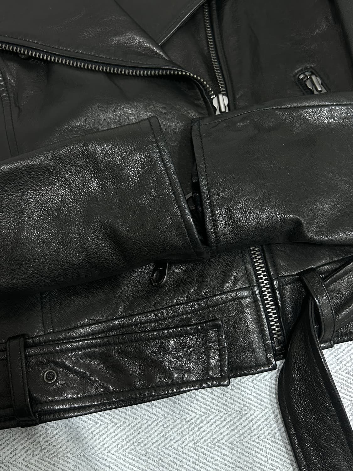 아떼 바네사브루노 양가죽 라이더 자켓 36사이즈 상품이미지6