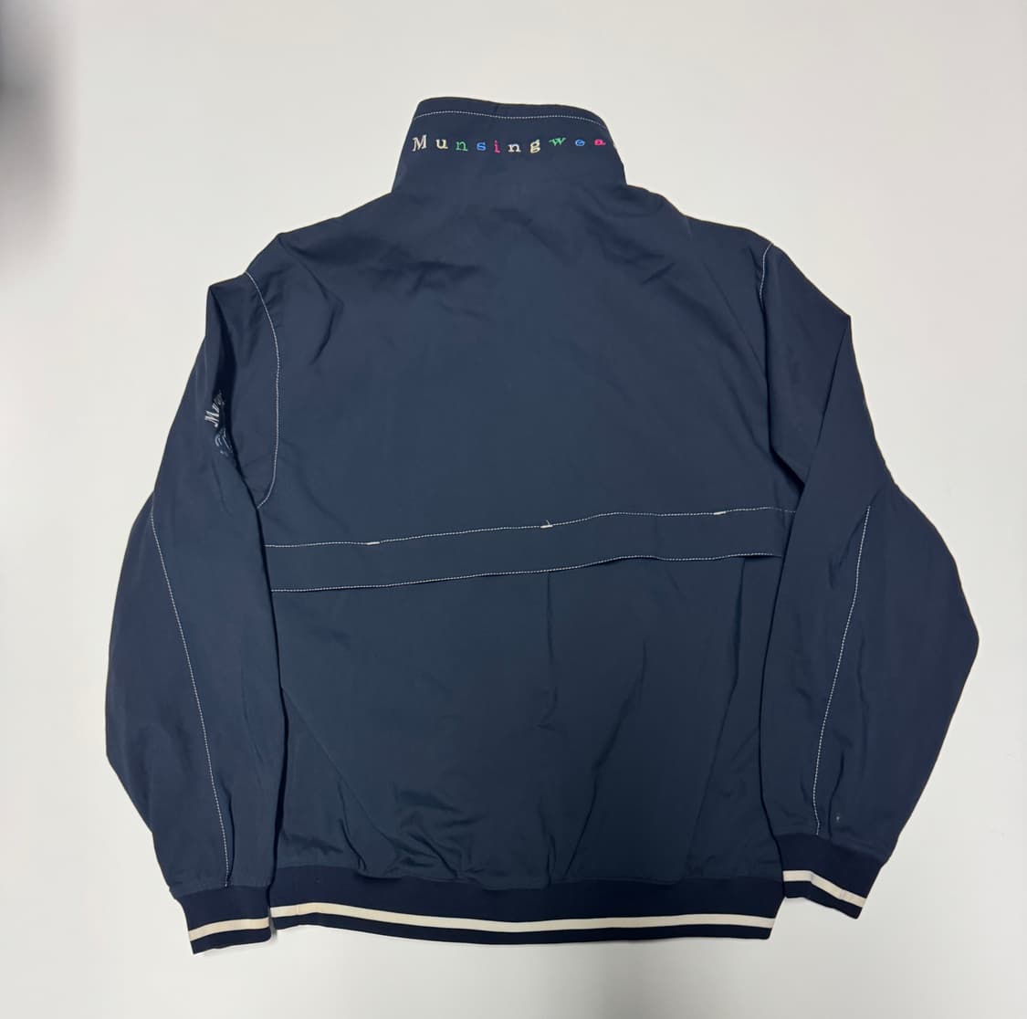 여성 일본 먼싱웨어 골프 바람막이 자켓 M 네이비 상품이미지2
