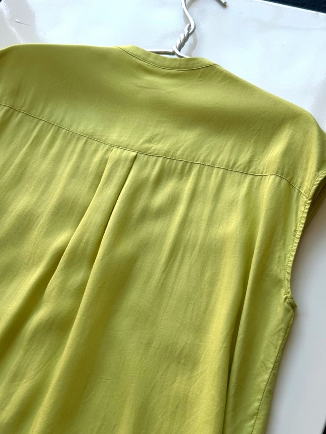 High gauge rayon sleeveless design TOP 상품이미지4